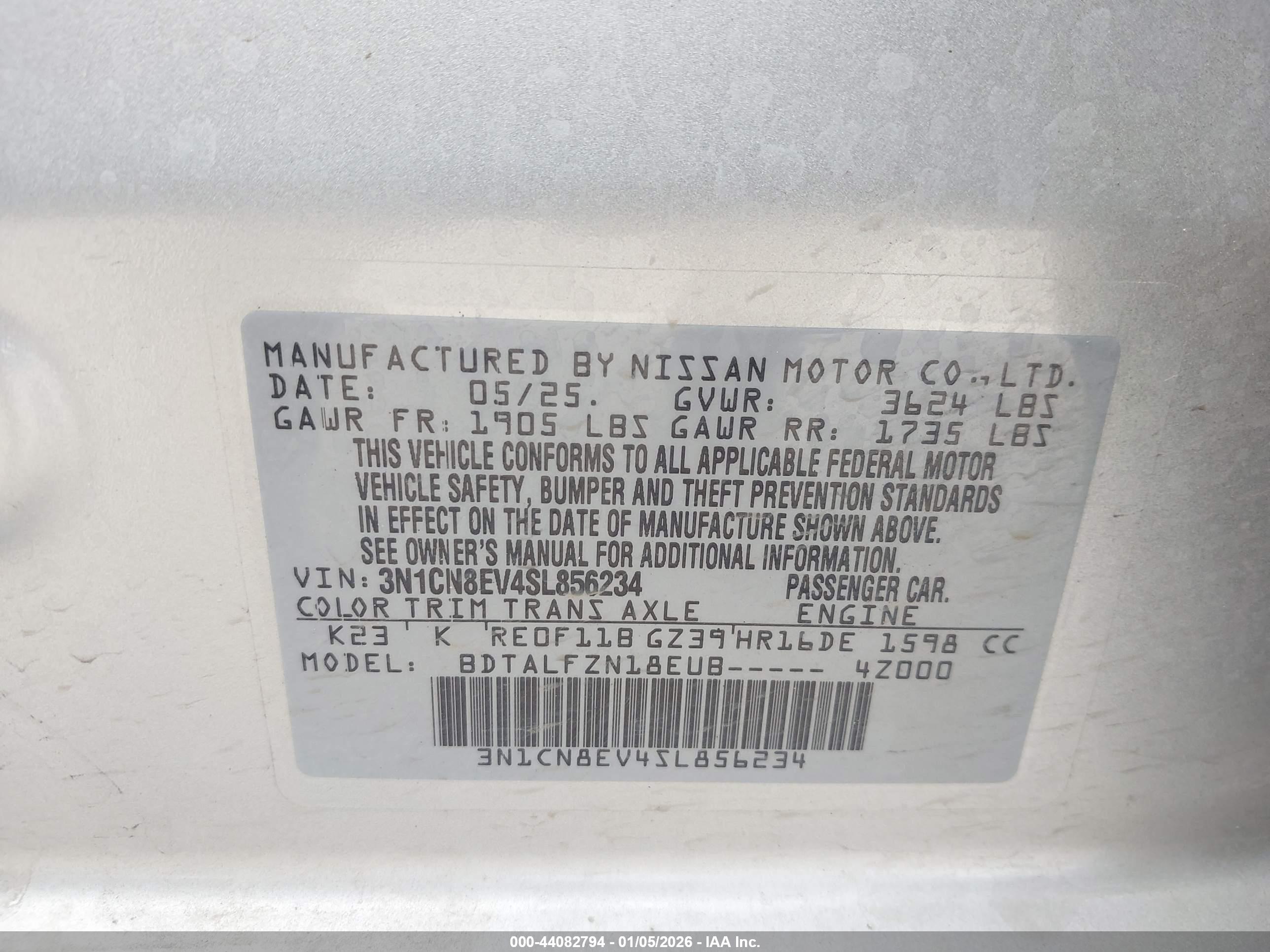 NISSAN VERSA image 9