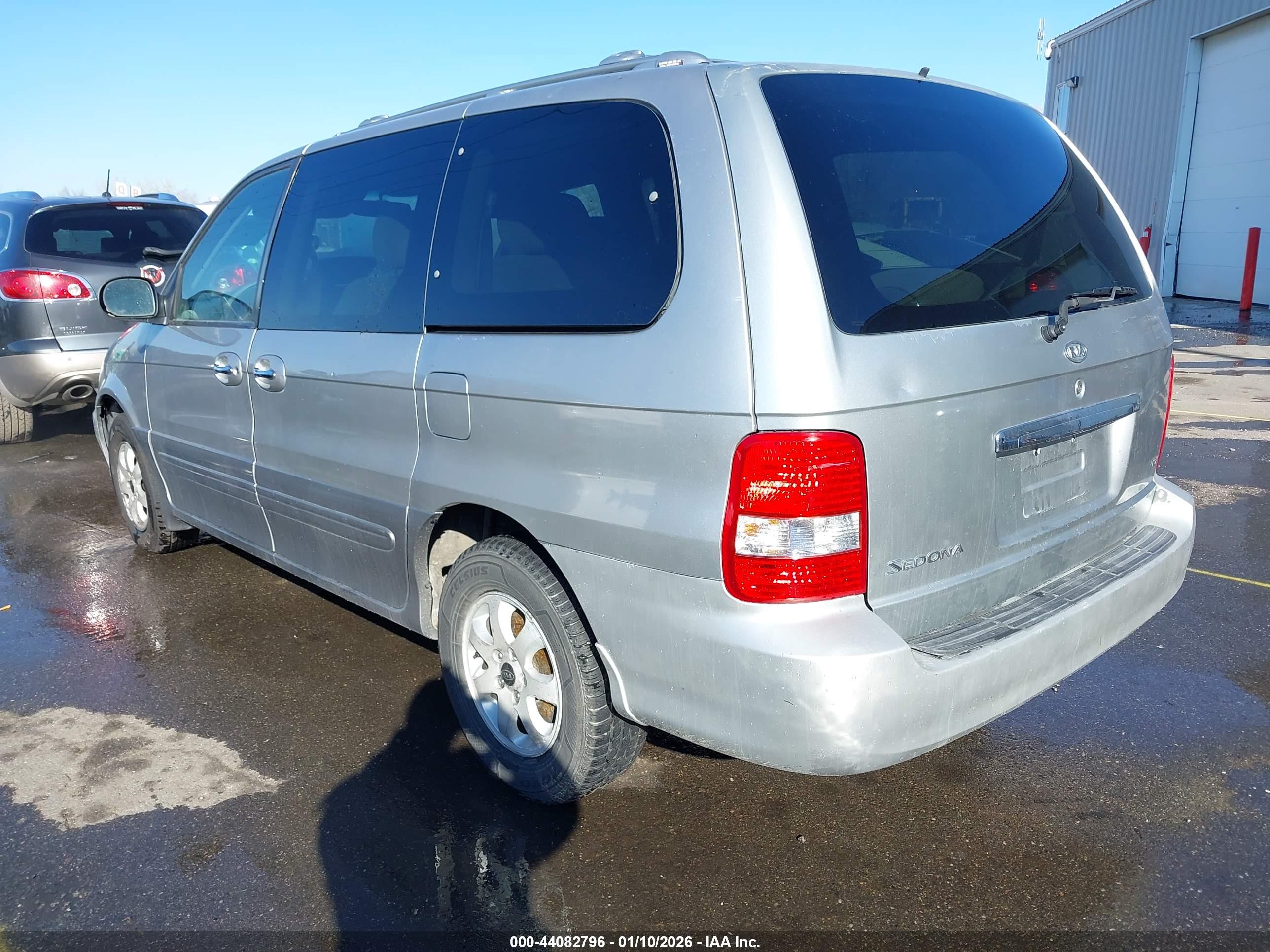 KIA SEDONA image 3