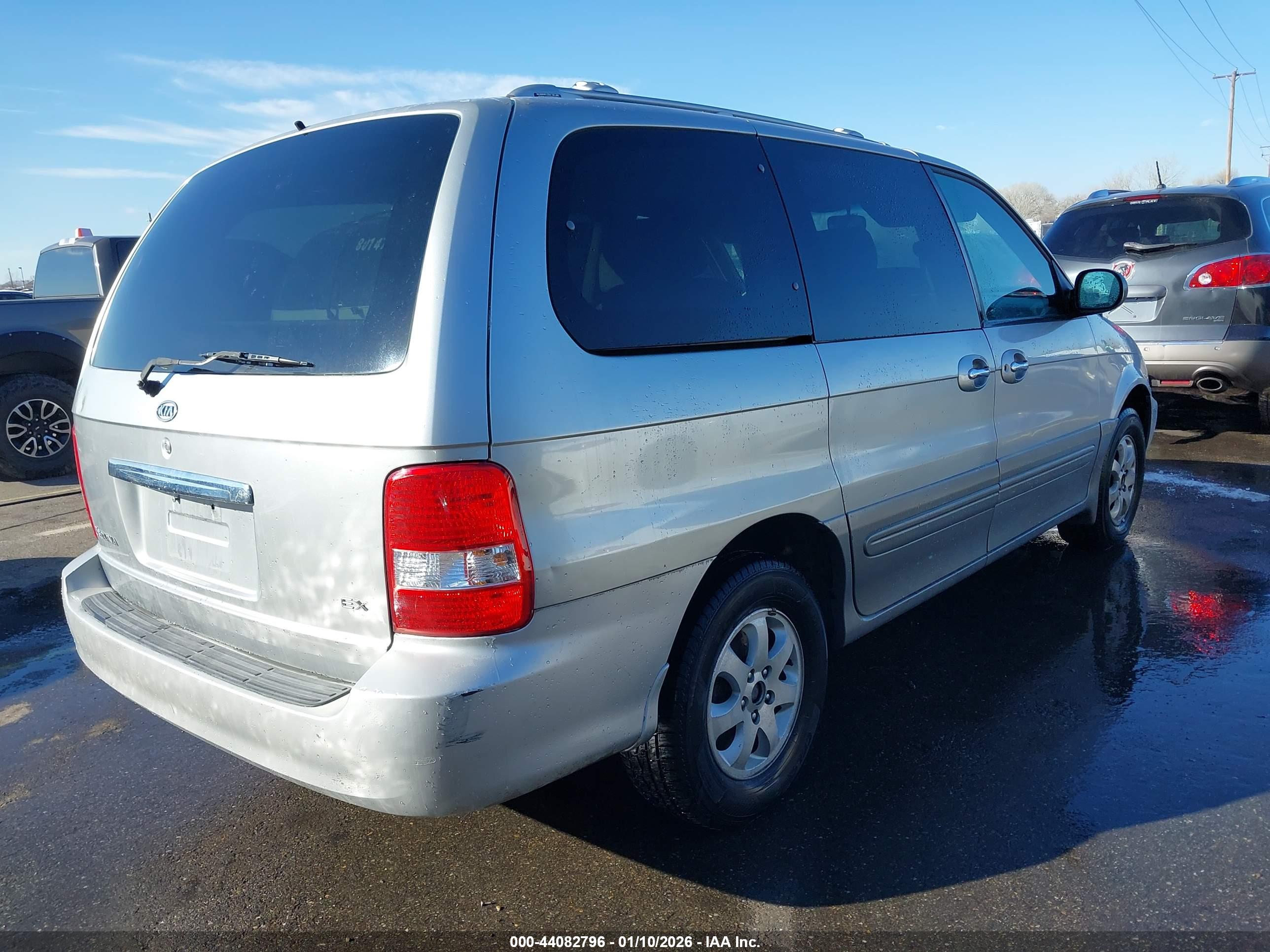 KIA SEDONA image 4