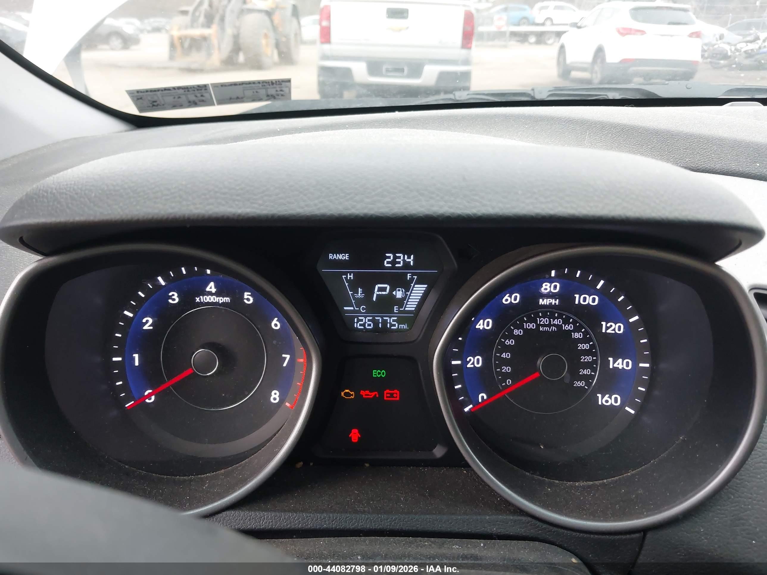 HYUNDAI ELANTRA image 7