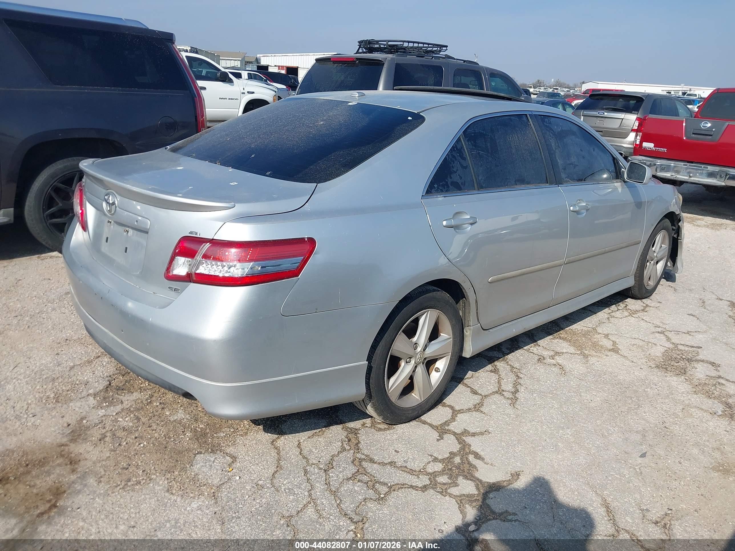 TOYOTA CAMRY image 4