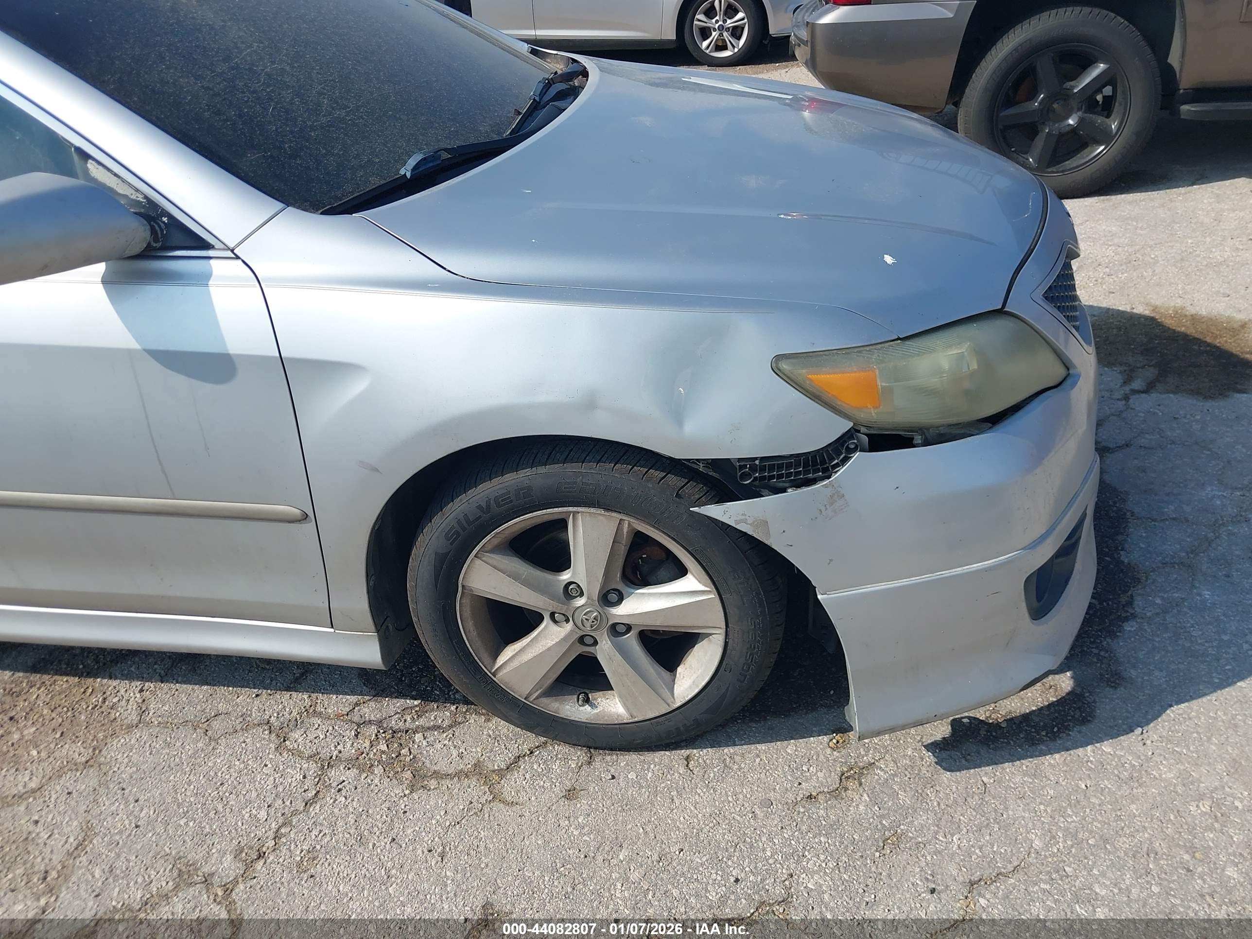 TOYOTA CAMRY image 6