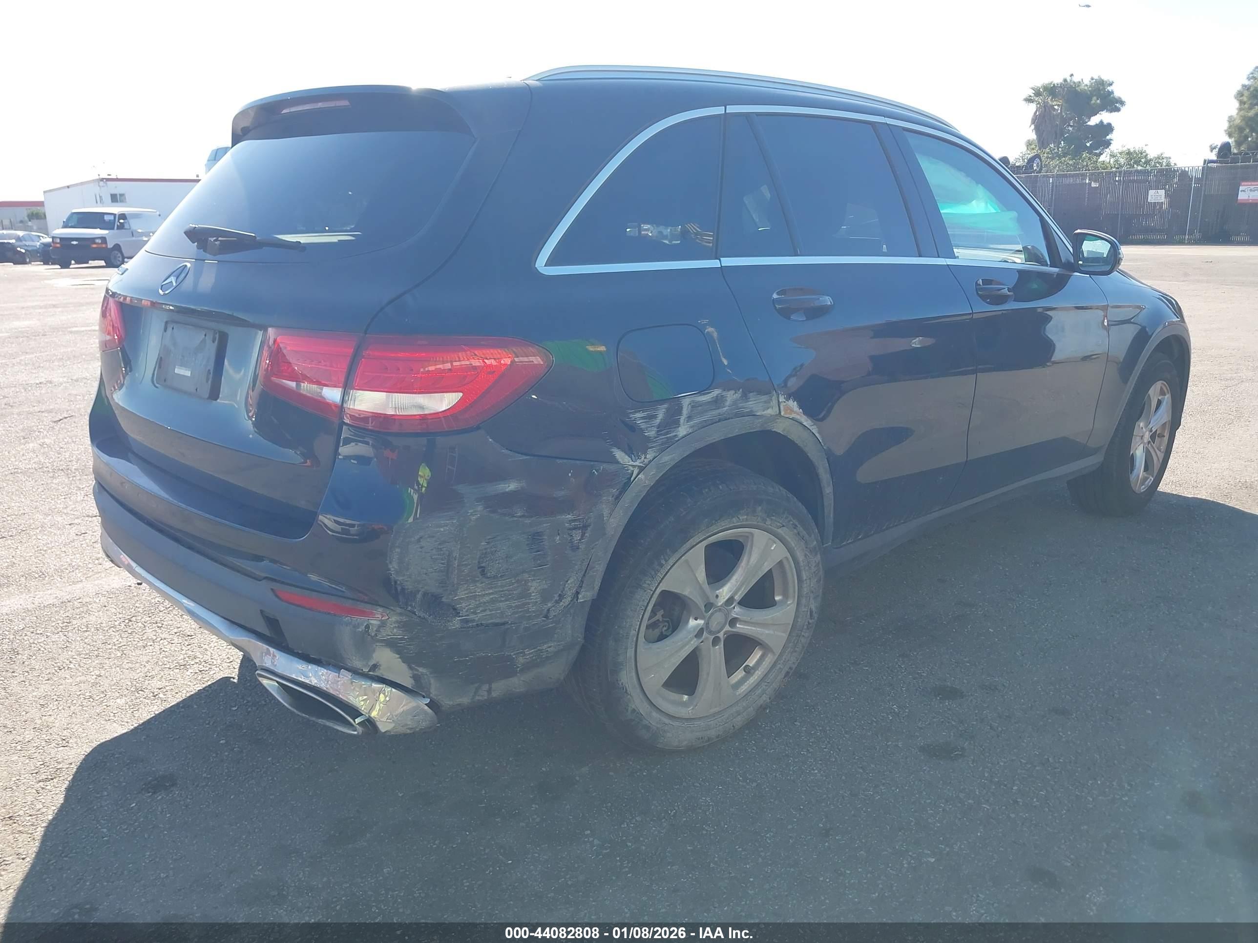 MERCEDES-BENZ GLC image 4