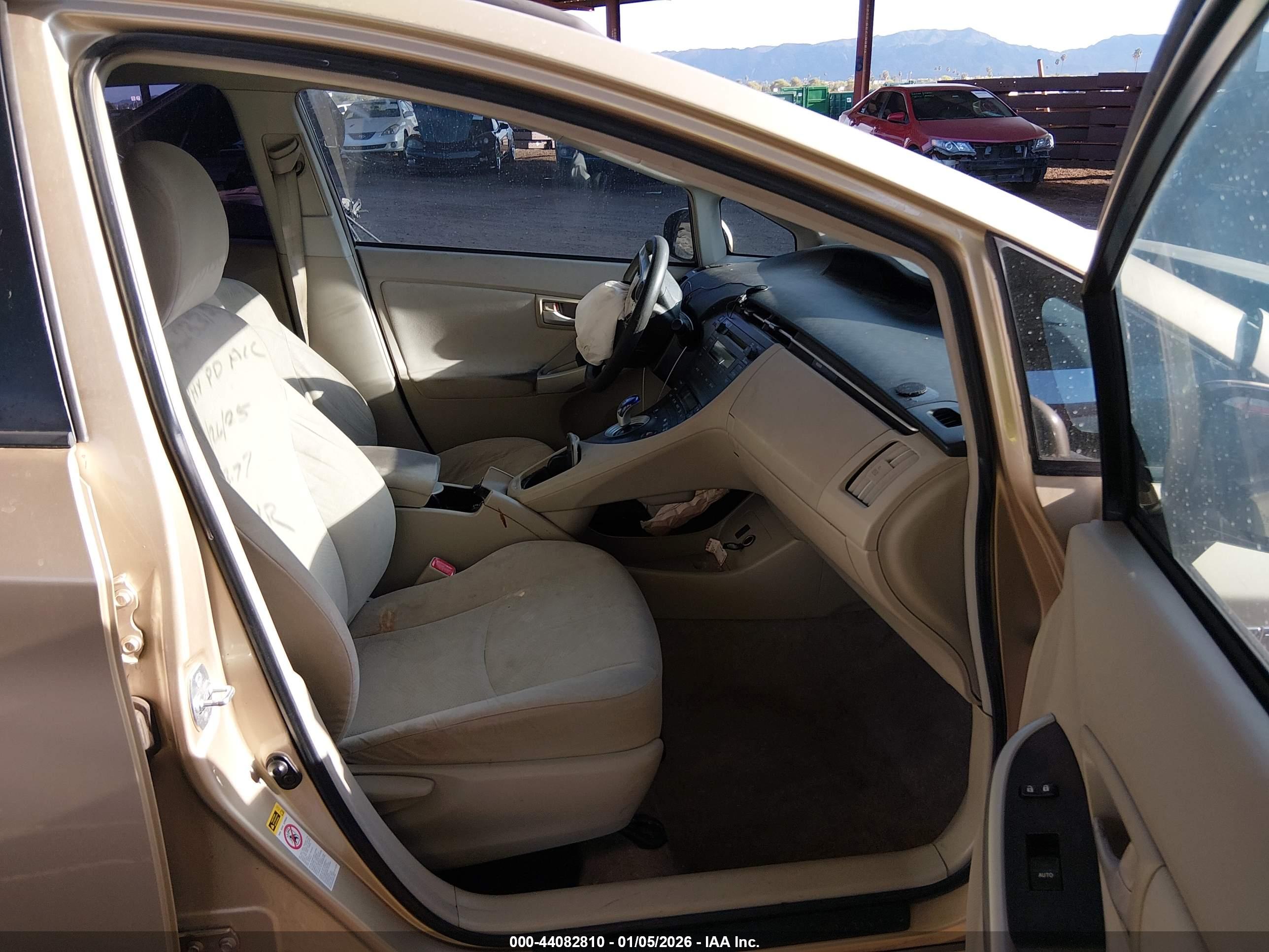 TOYOTA PRIUS image 5