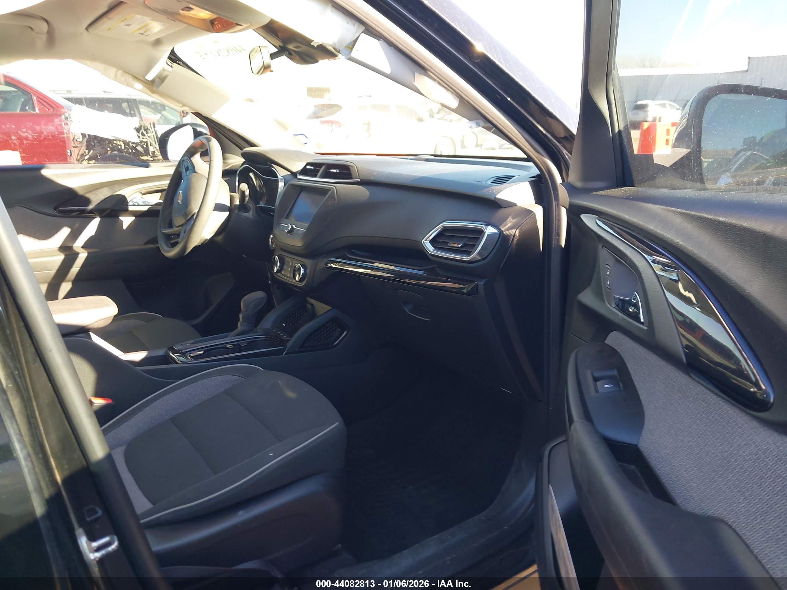 CHEVROLET TRAILBLAZER image 5