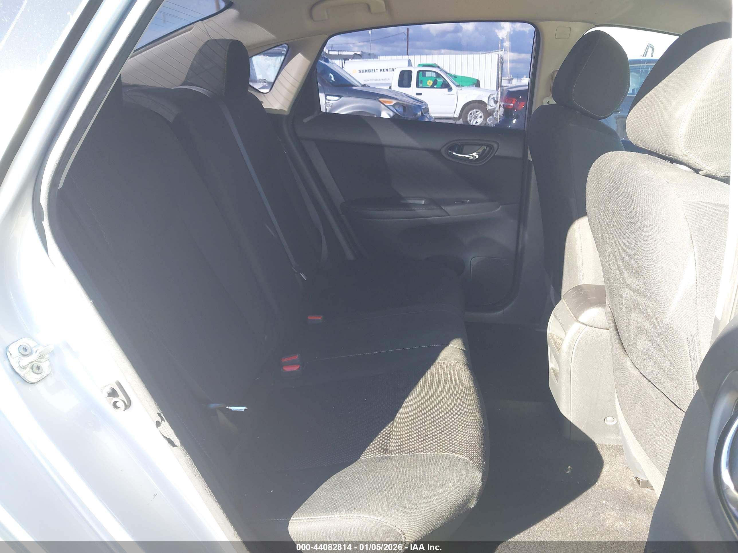 NISSAN SENTRA image 8