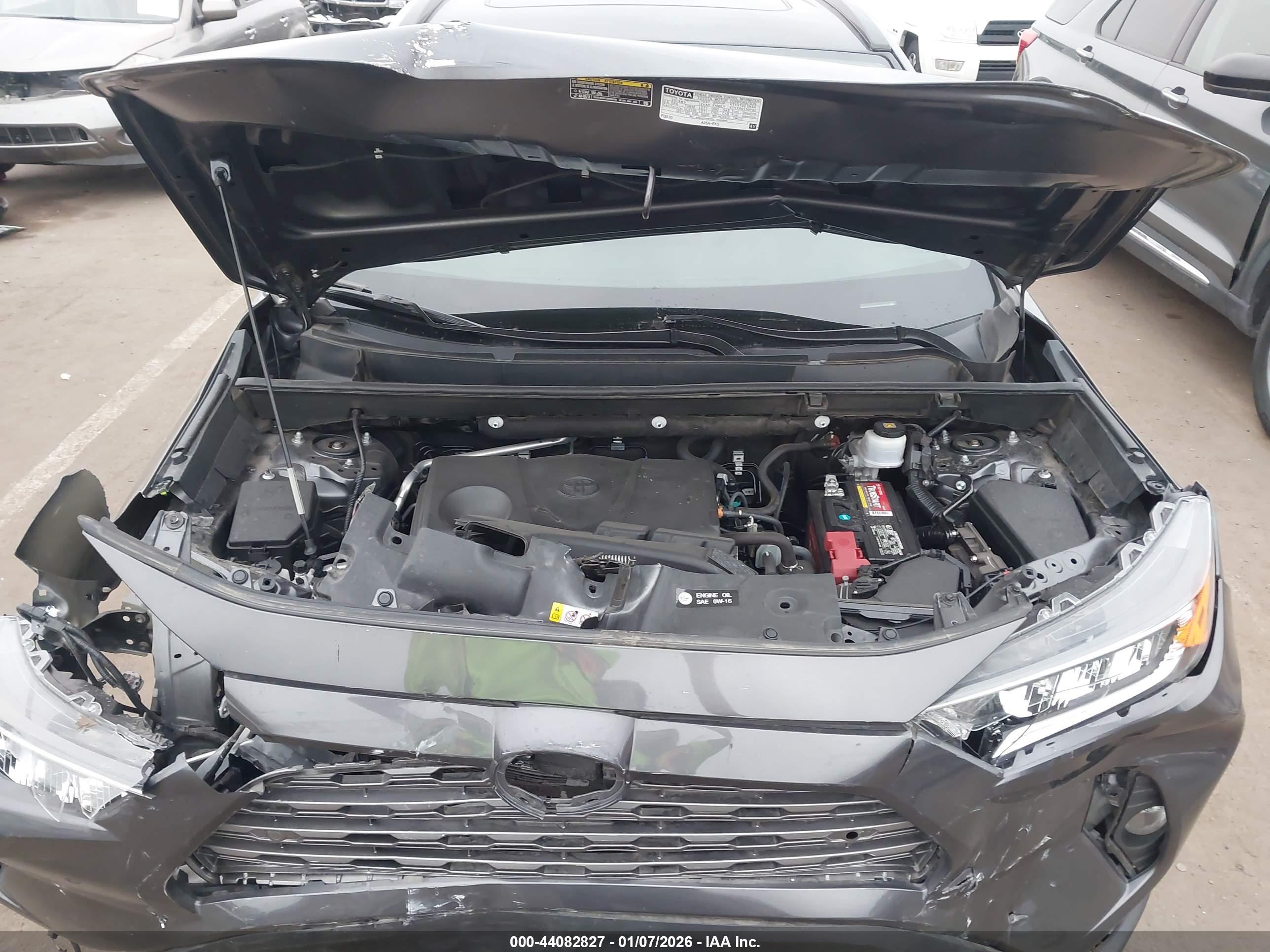 TOYOTA RAV4 image 10