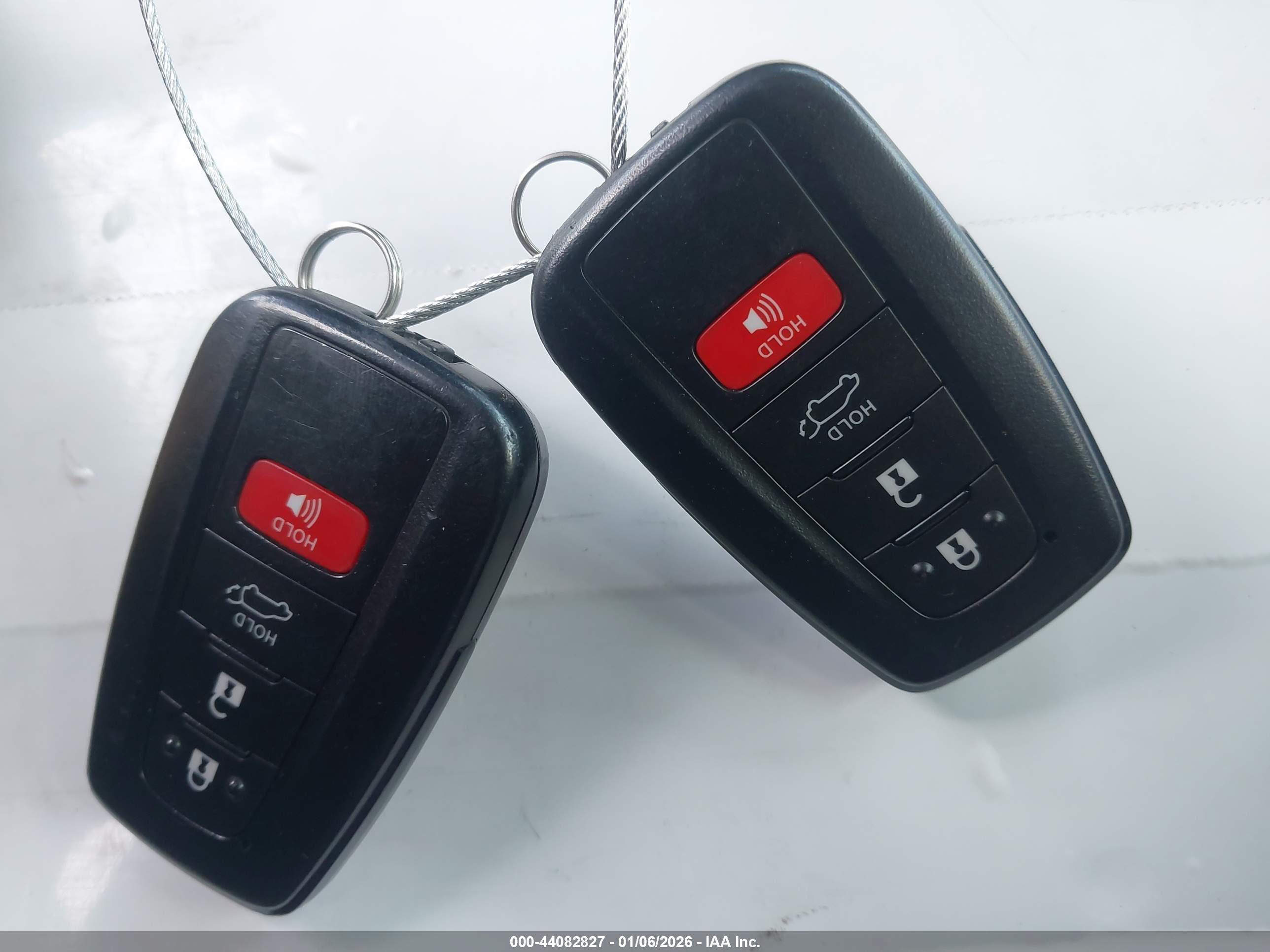 TOYOTA RAV4 image 11