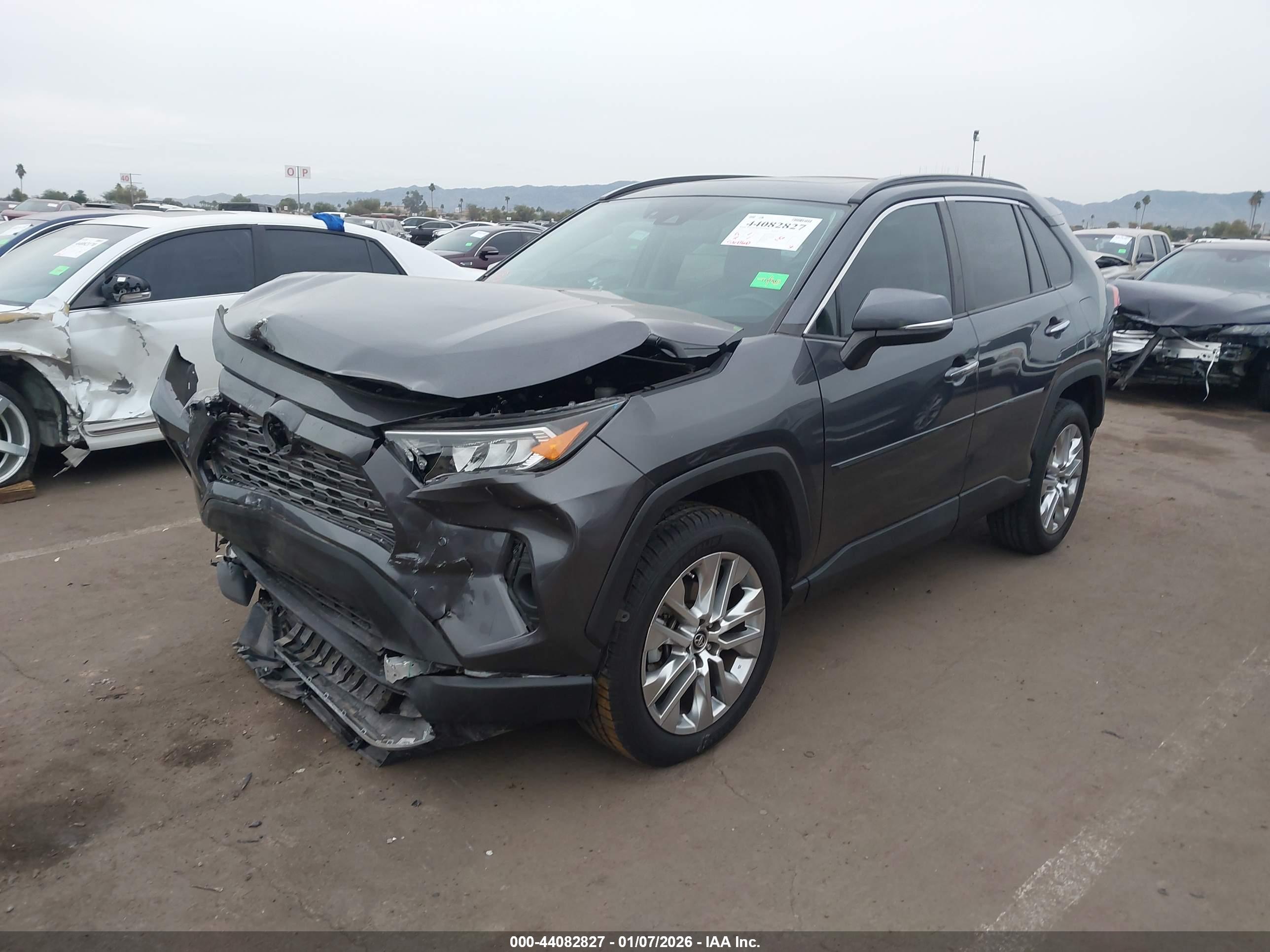 TOYOTA RAV4 image 2