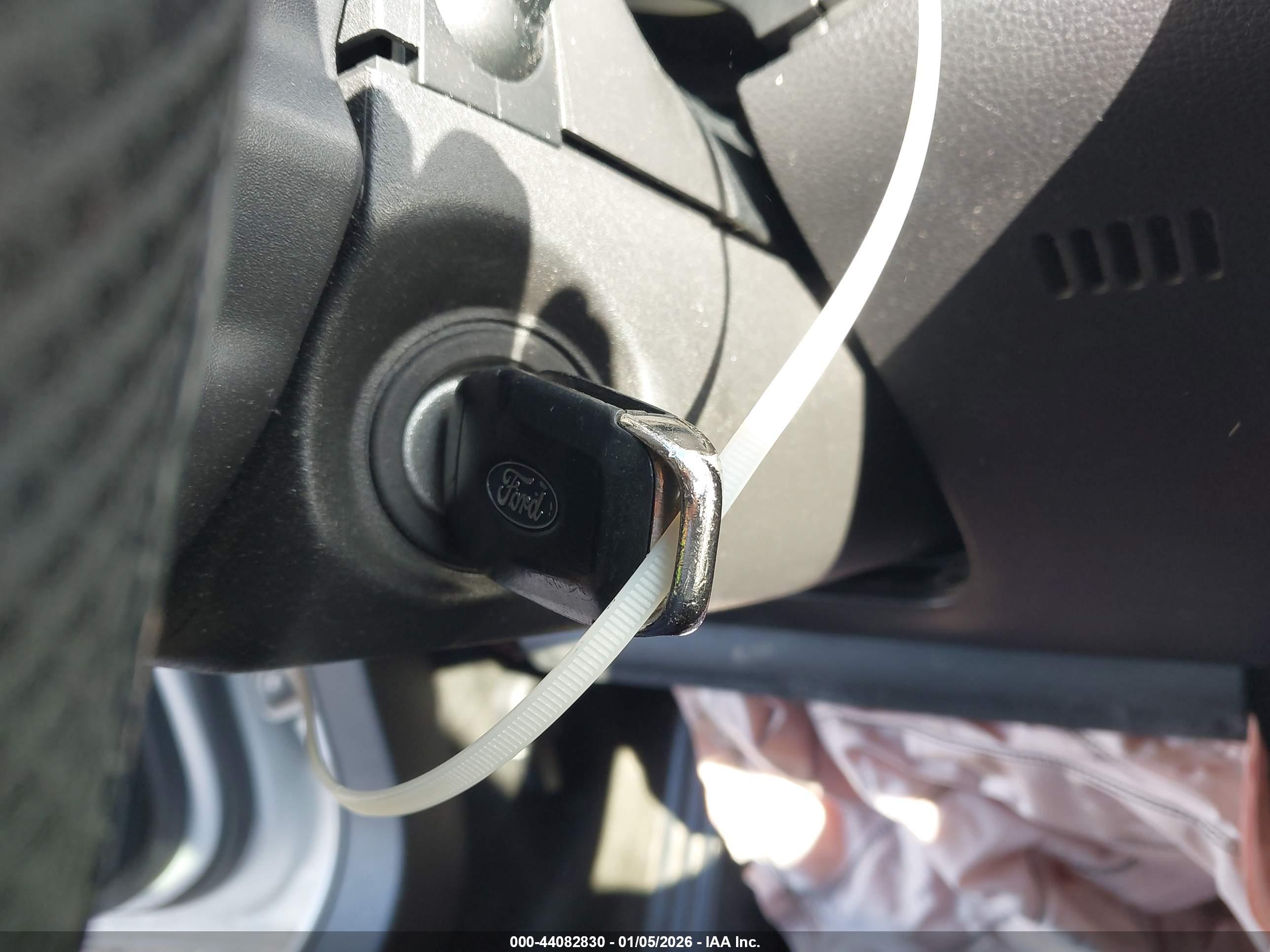 FORD FUSION image 11