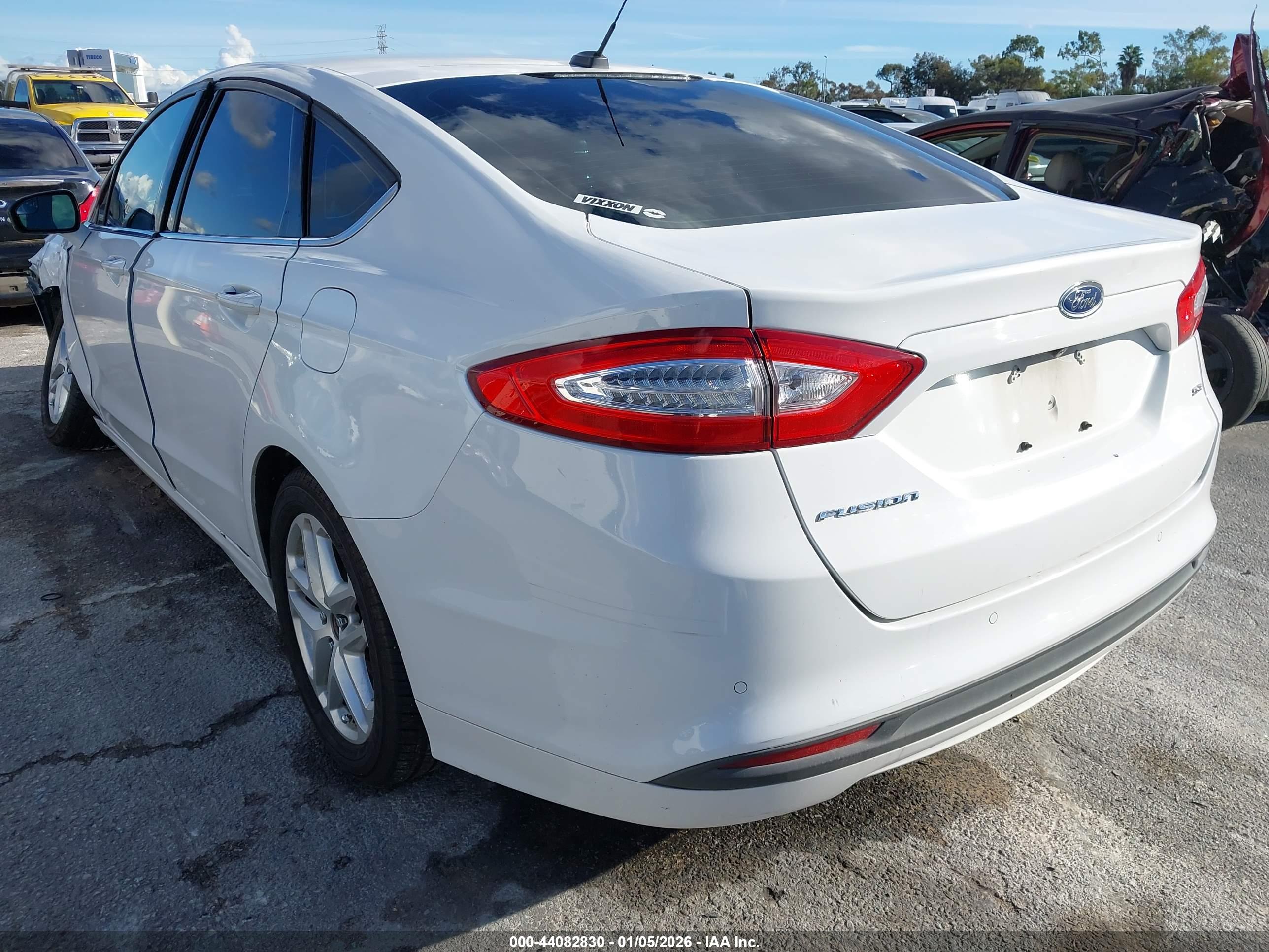 FORD FUSION image 3