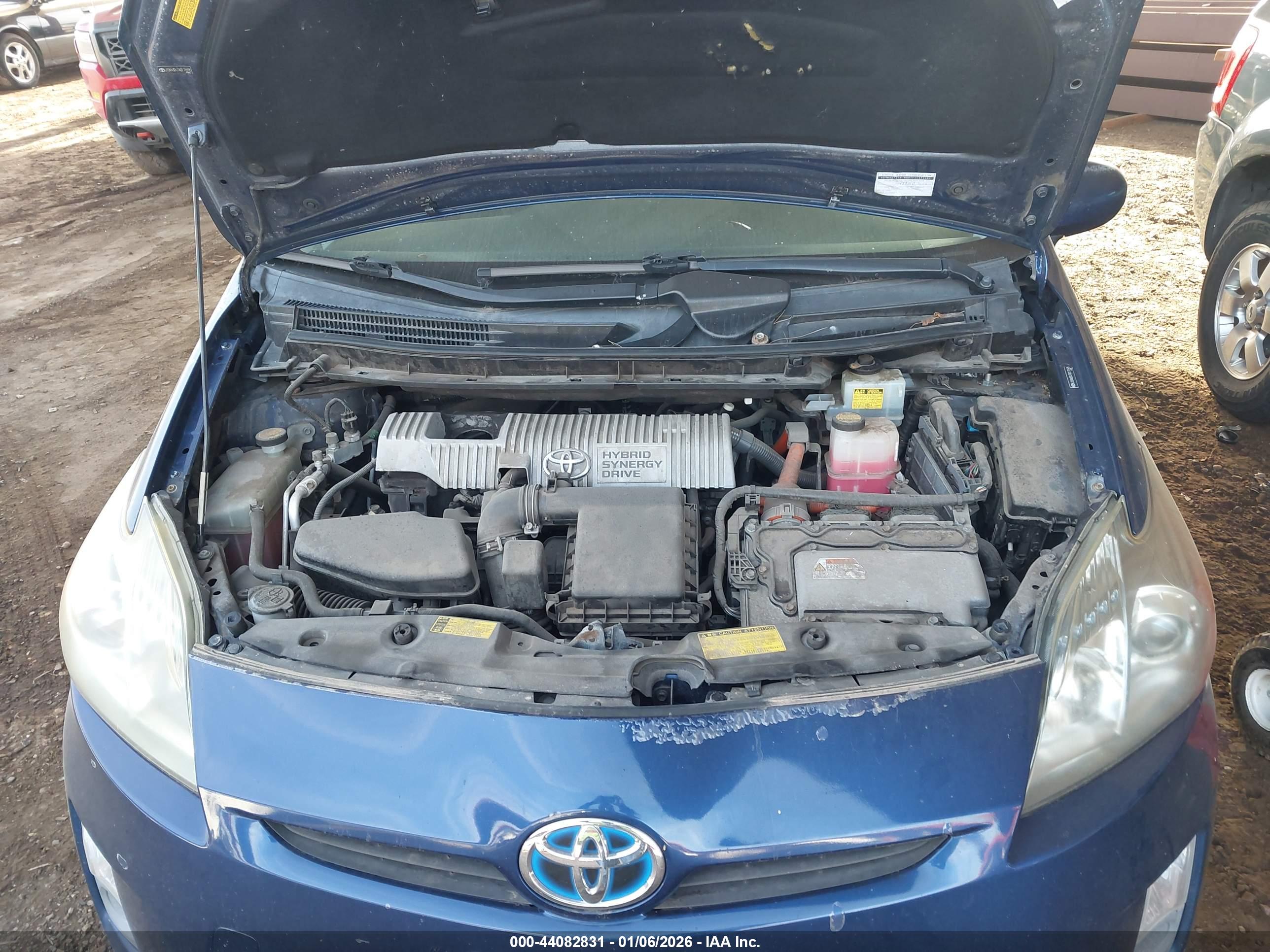 TOYOTA PRIUS image 10
