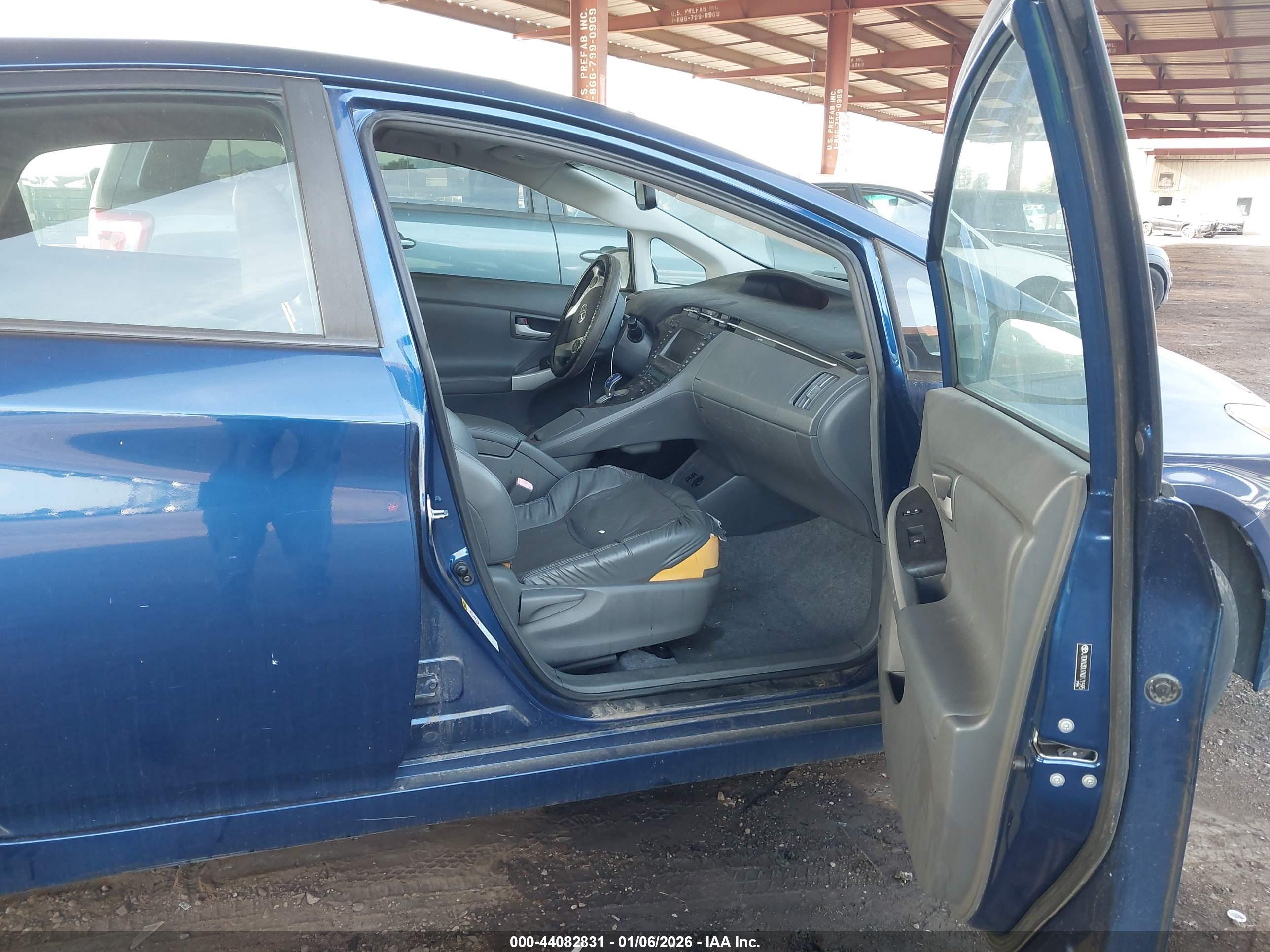 TOYOTA PRIUS image 5