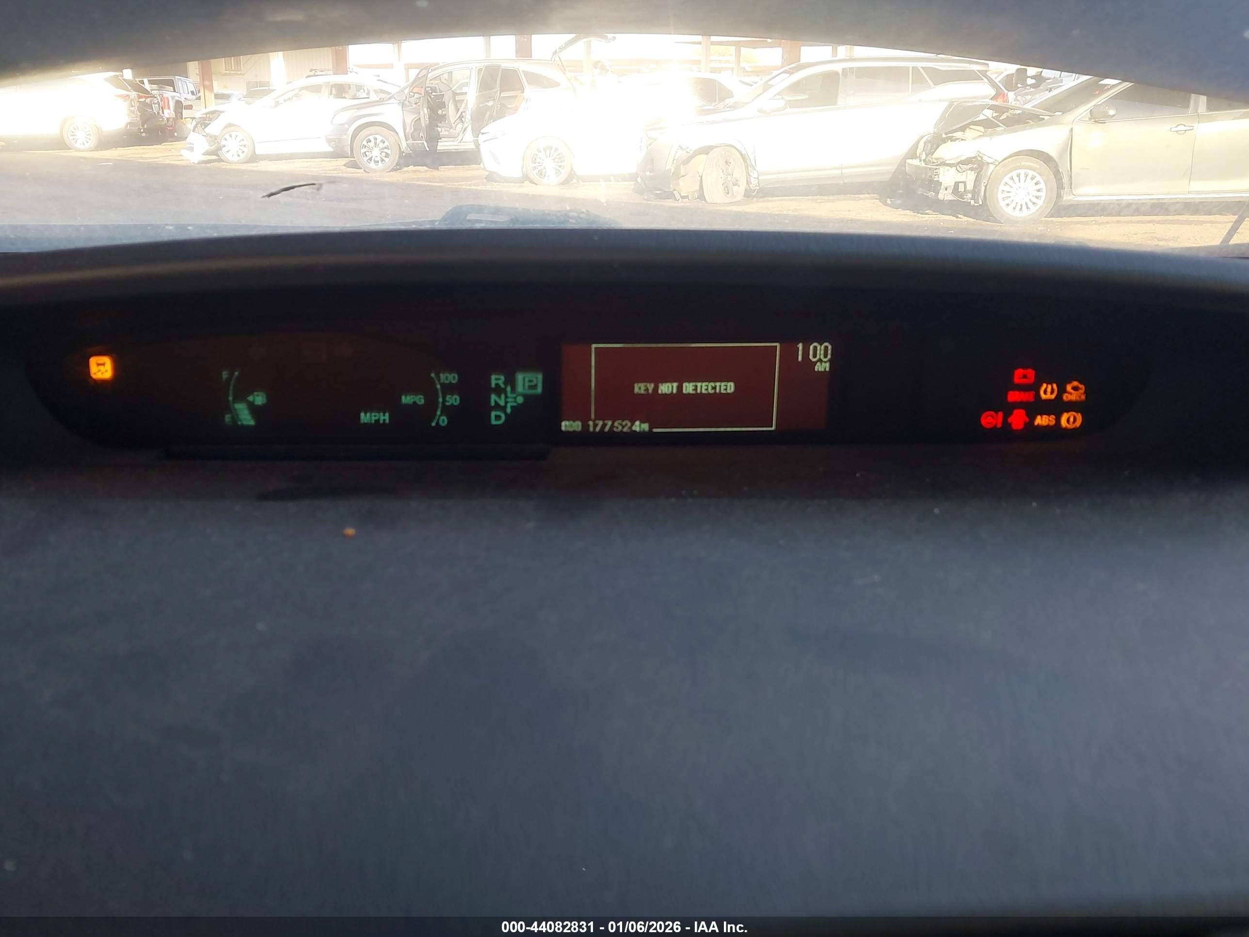 TOYOTA PRIUS image 7