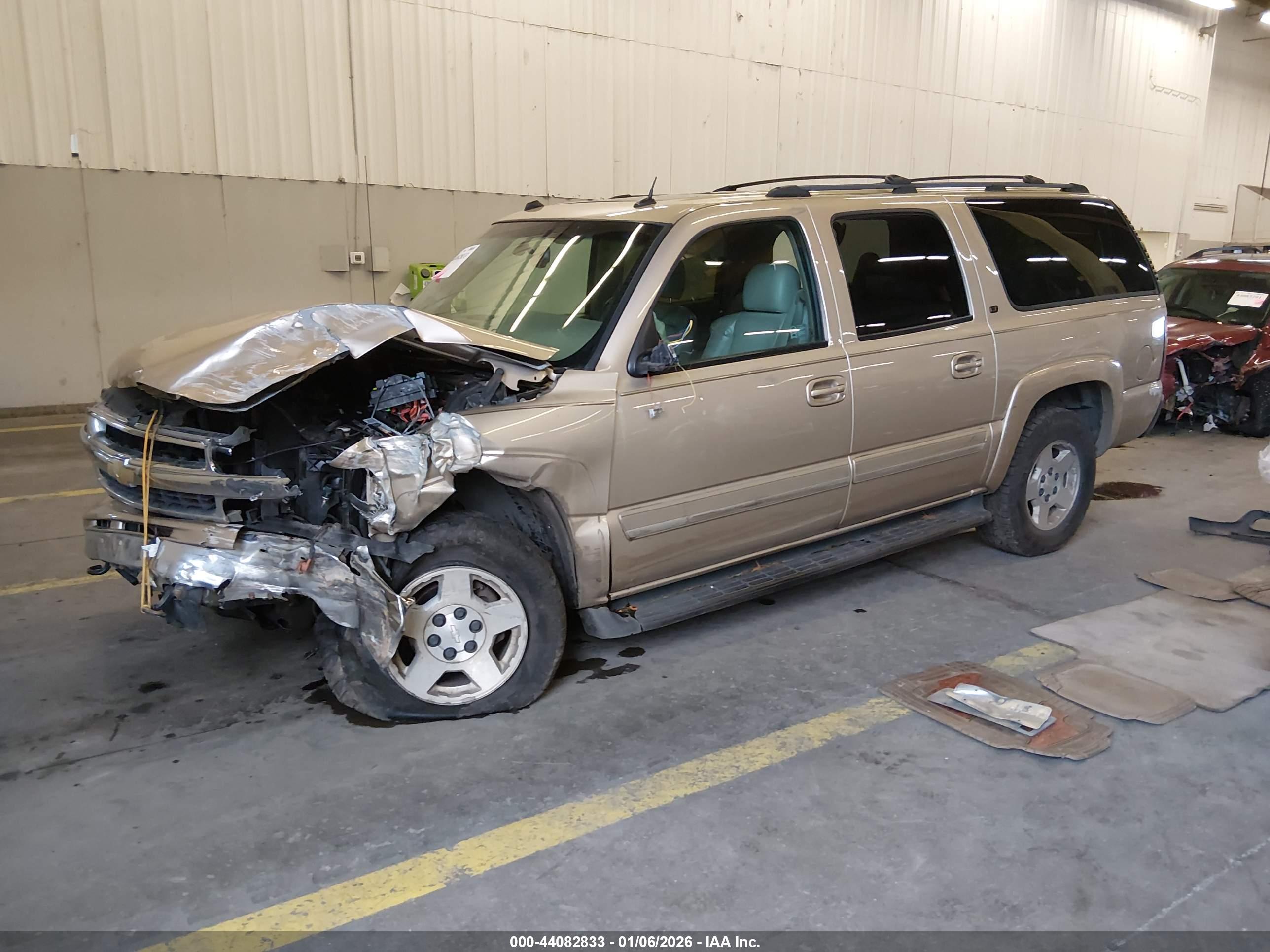 CHEVROLET SUBURBAN image 2