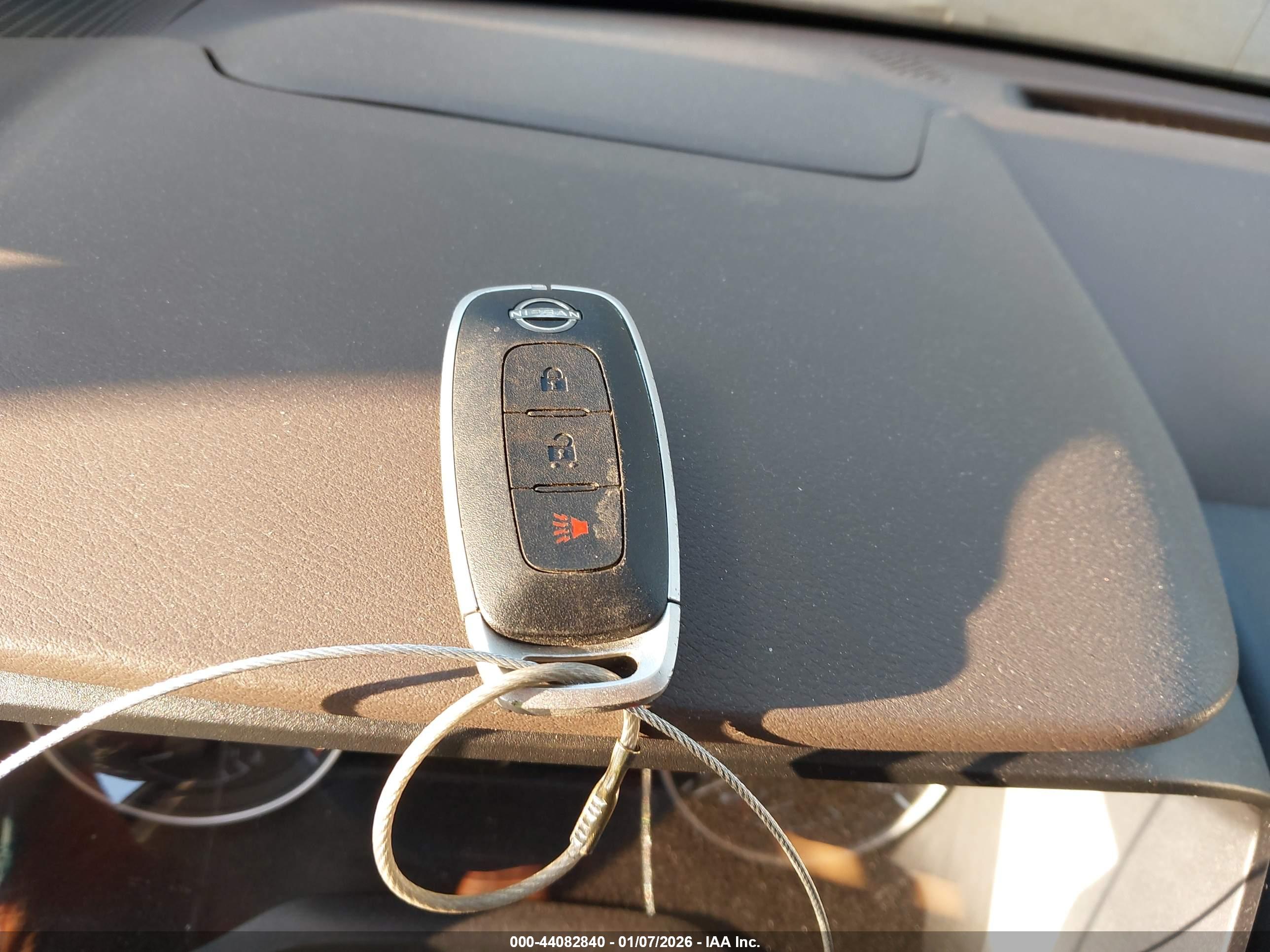 NISSAN ROGUE image 11