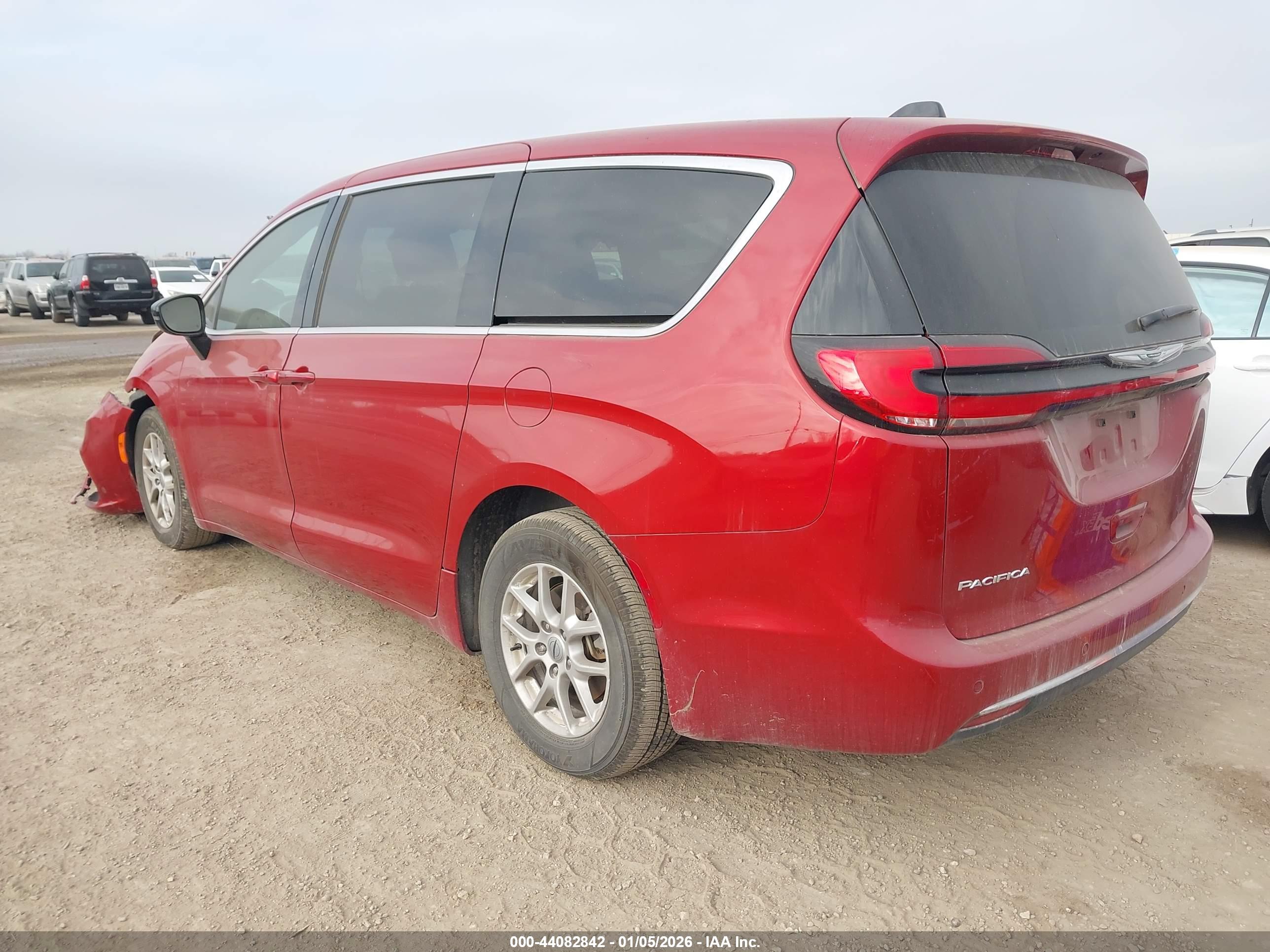 CHRYSLER PACIFICA image 3