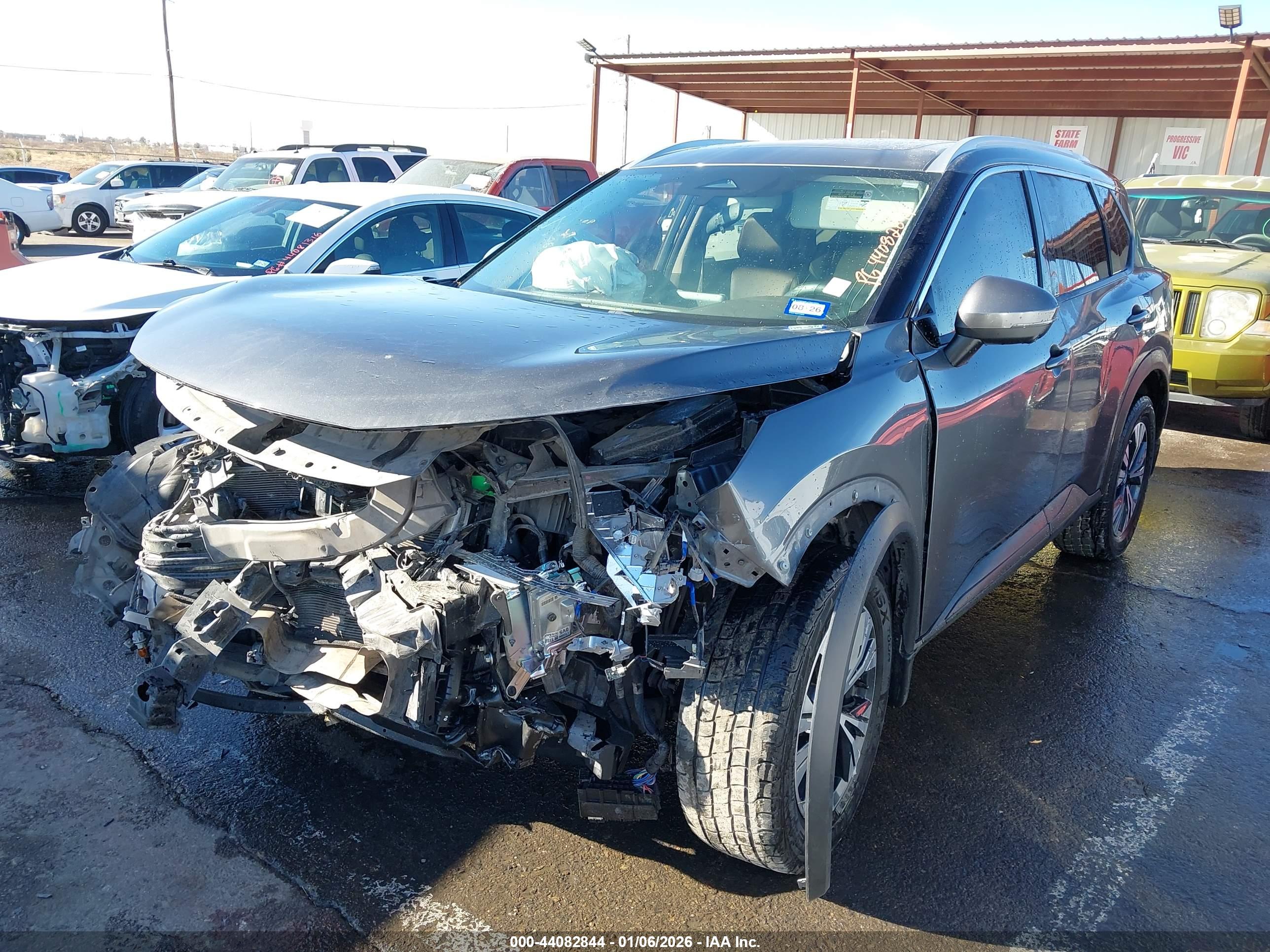 NISSAN ROGUE image 2