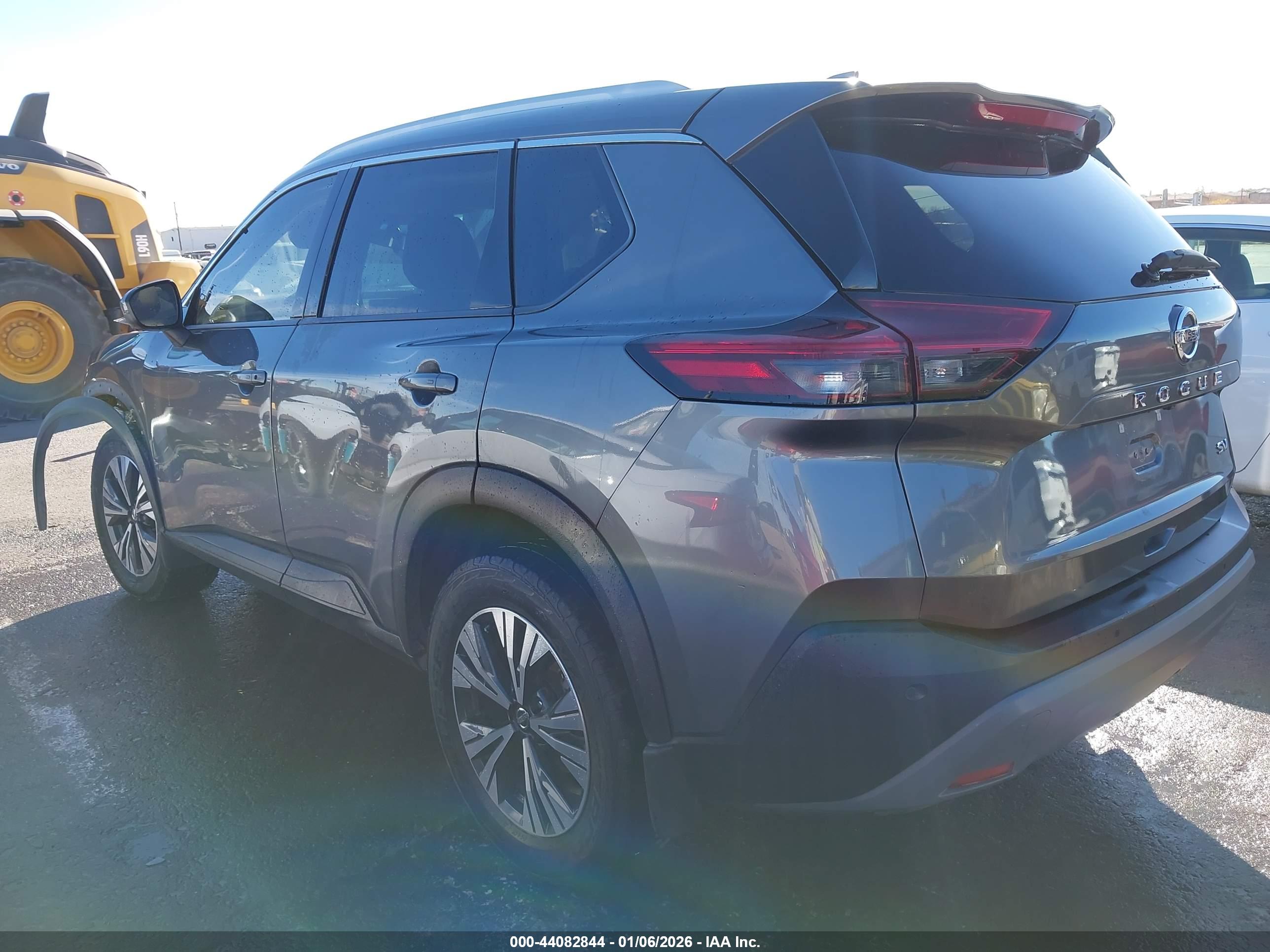 NISSAN ROGUE image 3