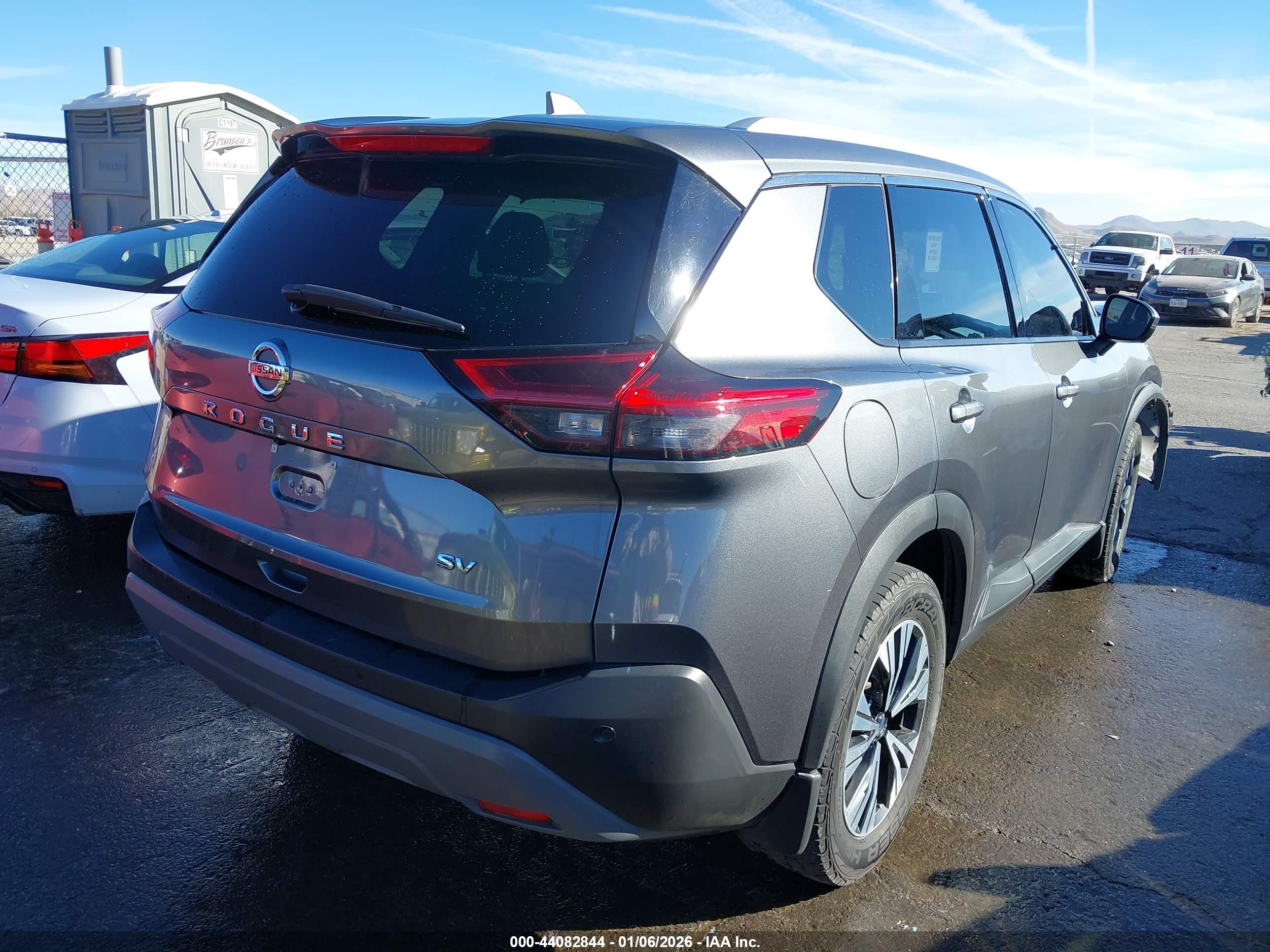 NISSAN ROGUE image 4