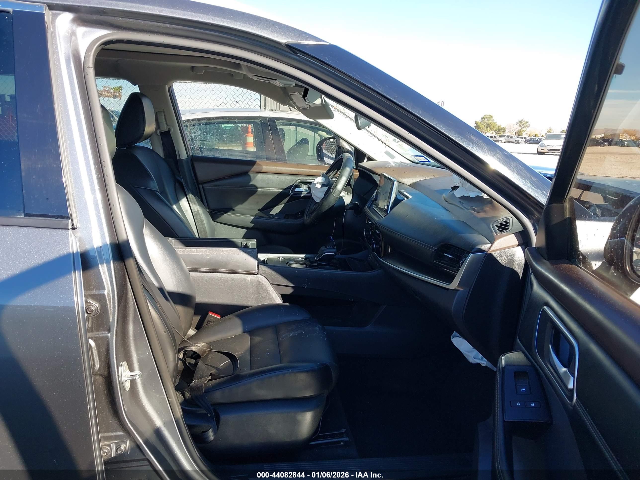 NISSAN ROGUE image 5