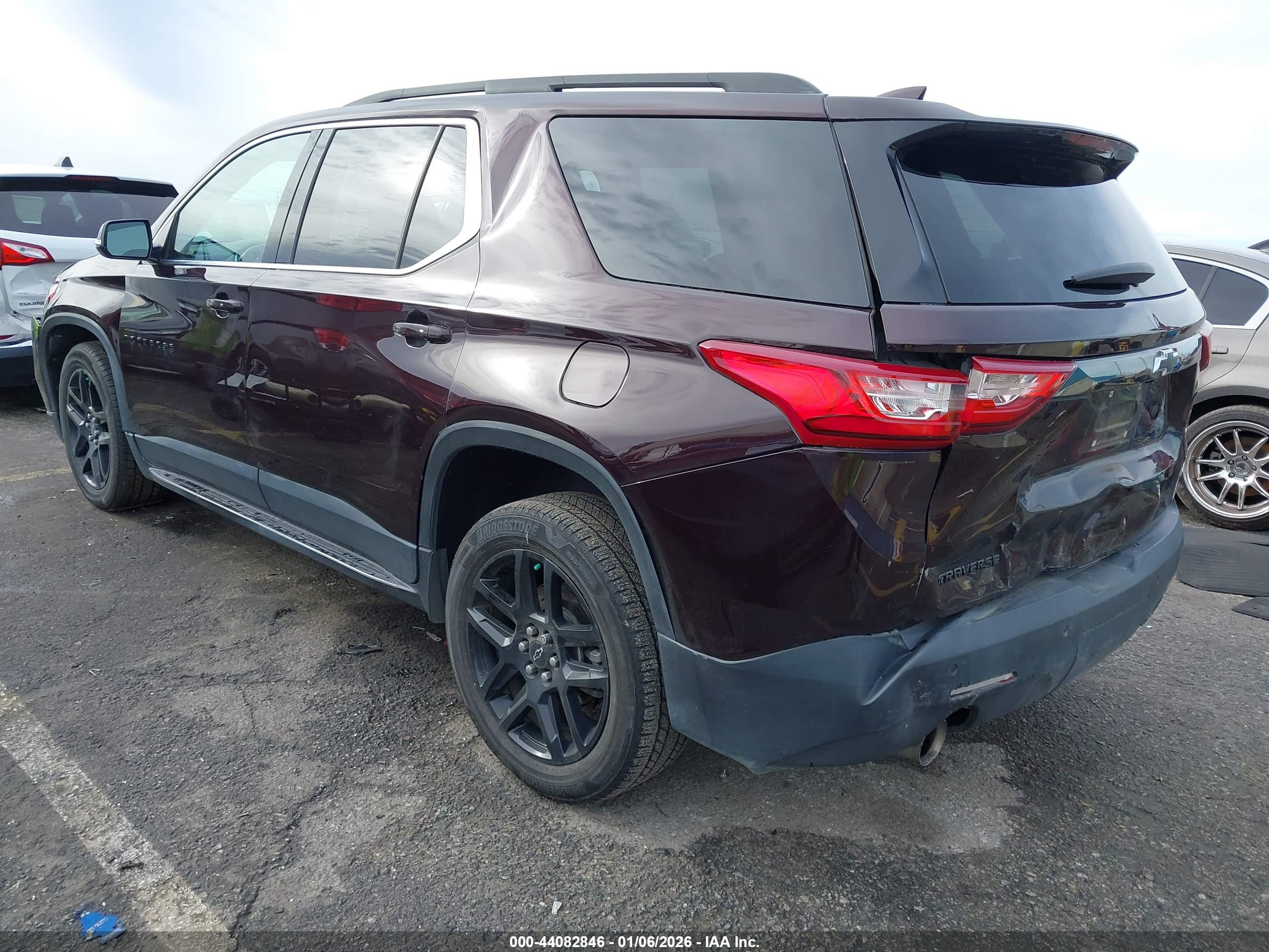 CHEVROLET TRAVERSE image 3