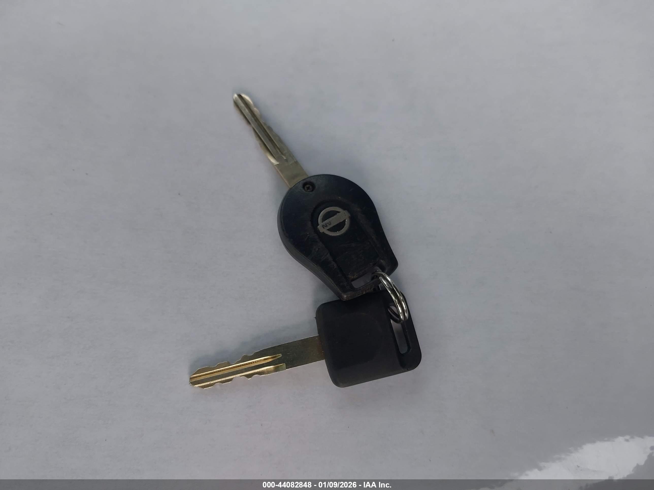 NISSAN VERSA image 11