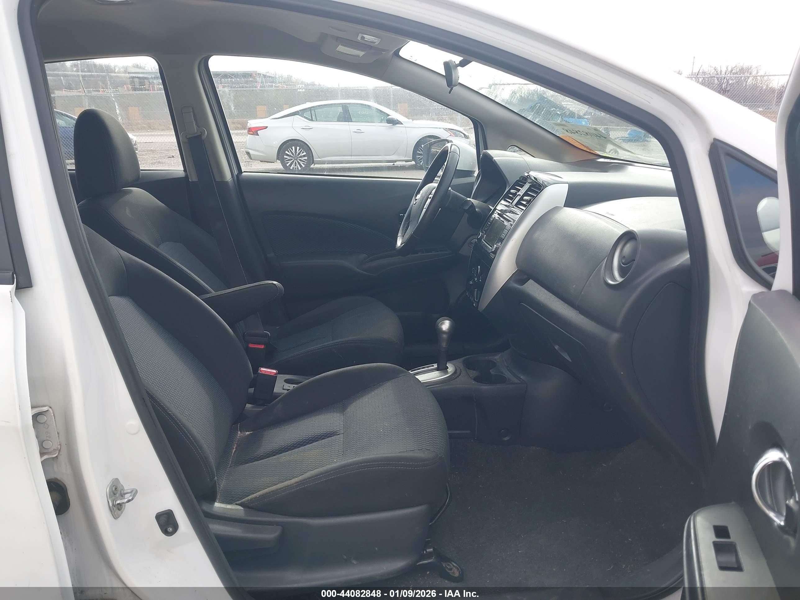 NISSAN VERSA image 5