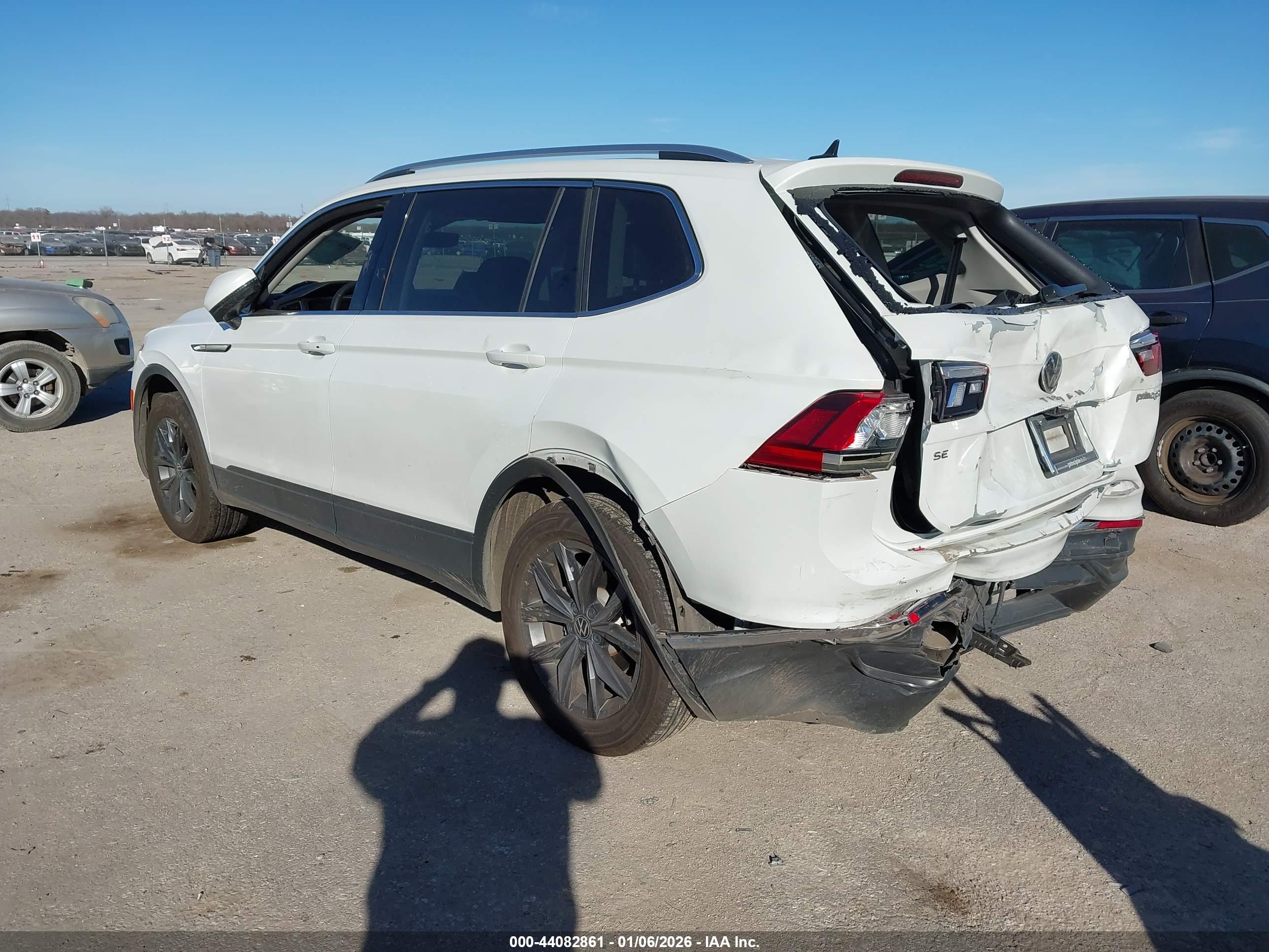 VOLKSWAGEN TIGUAN image 3