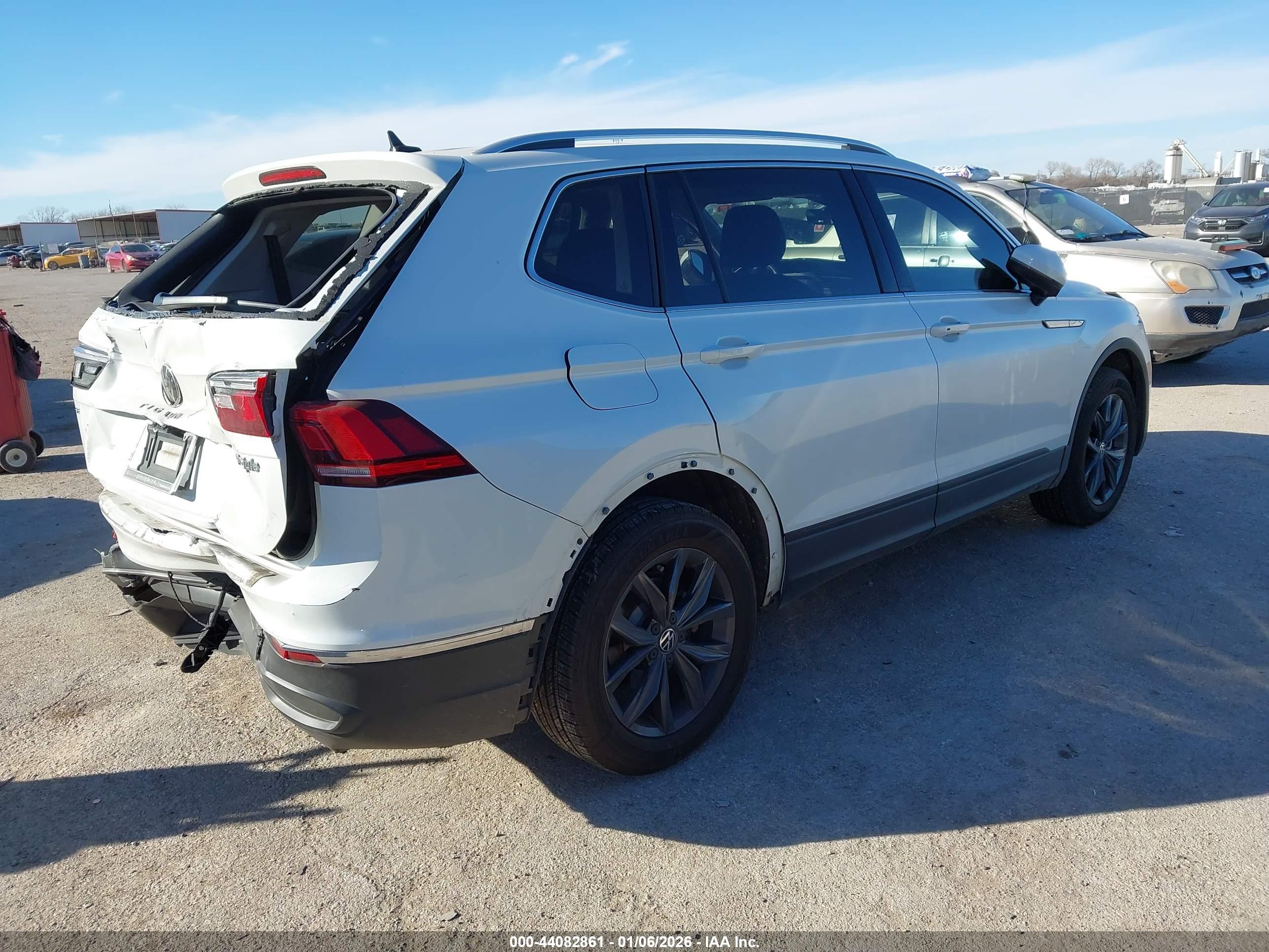 VOLKSWAGEN TIGUAN image 4