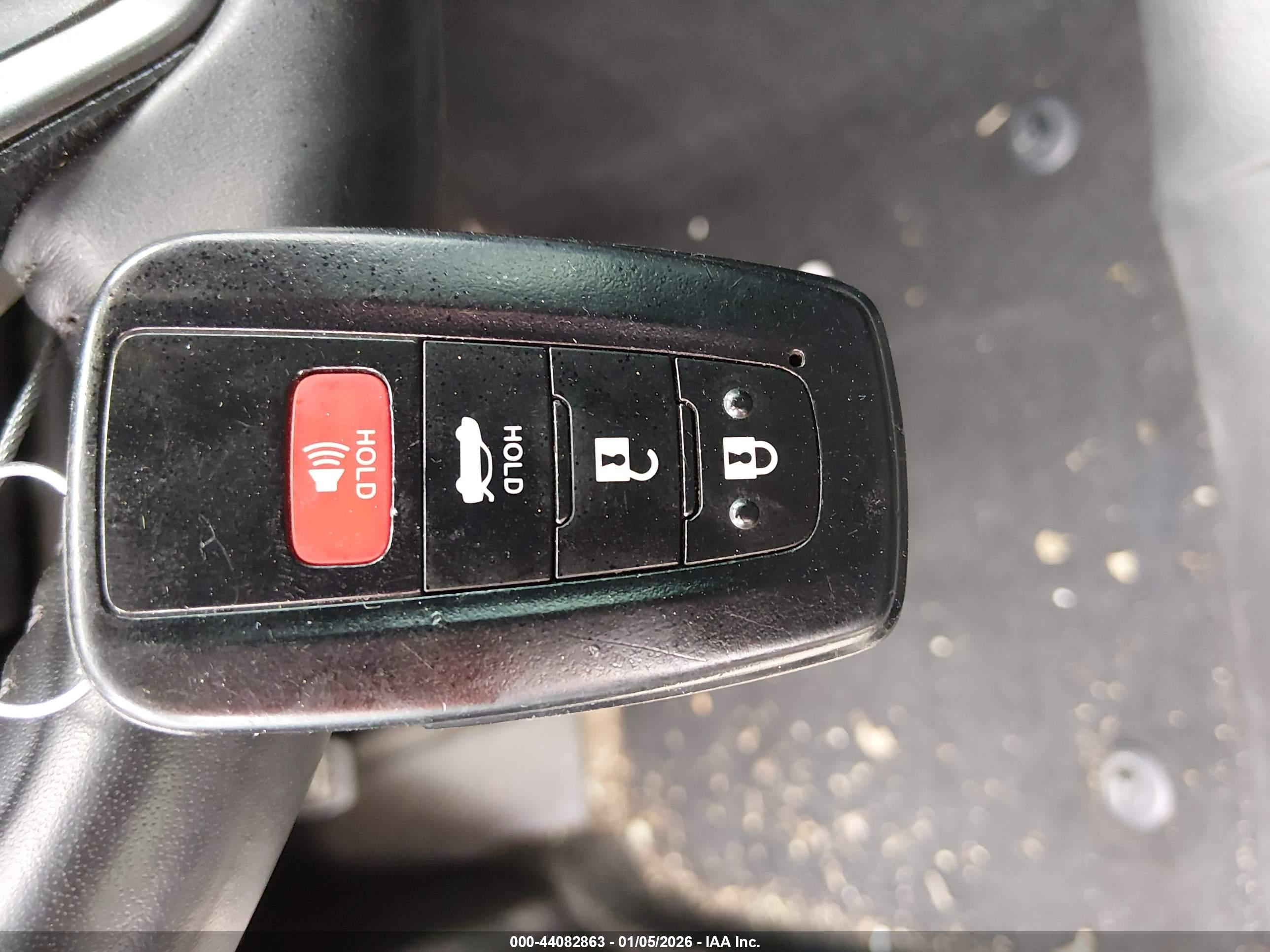 TOYOTA CAMRY image 11