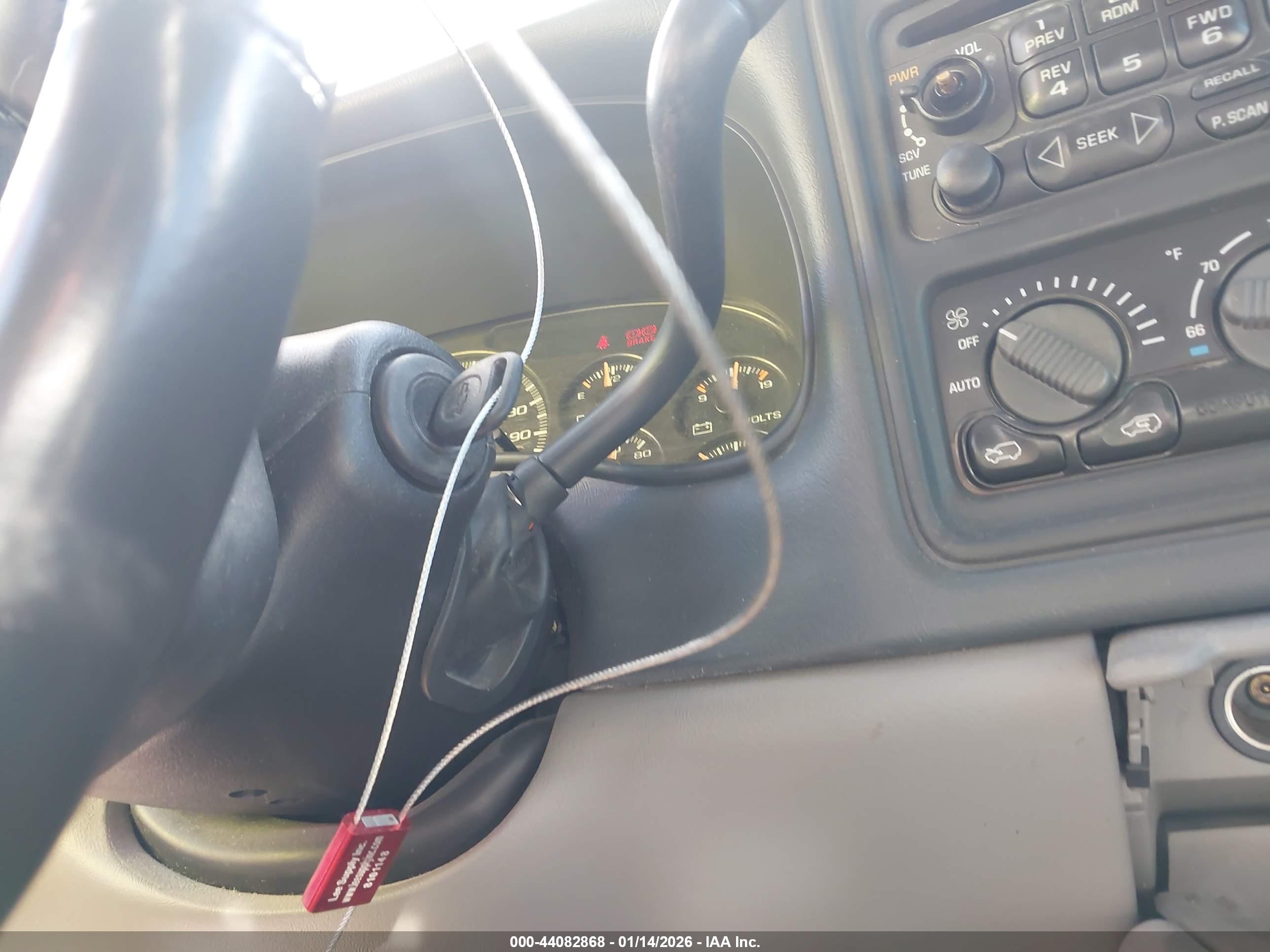 CHEVROLET TAHOE image 11