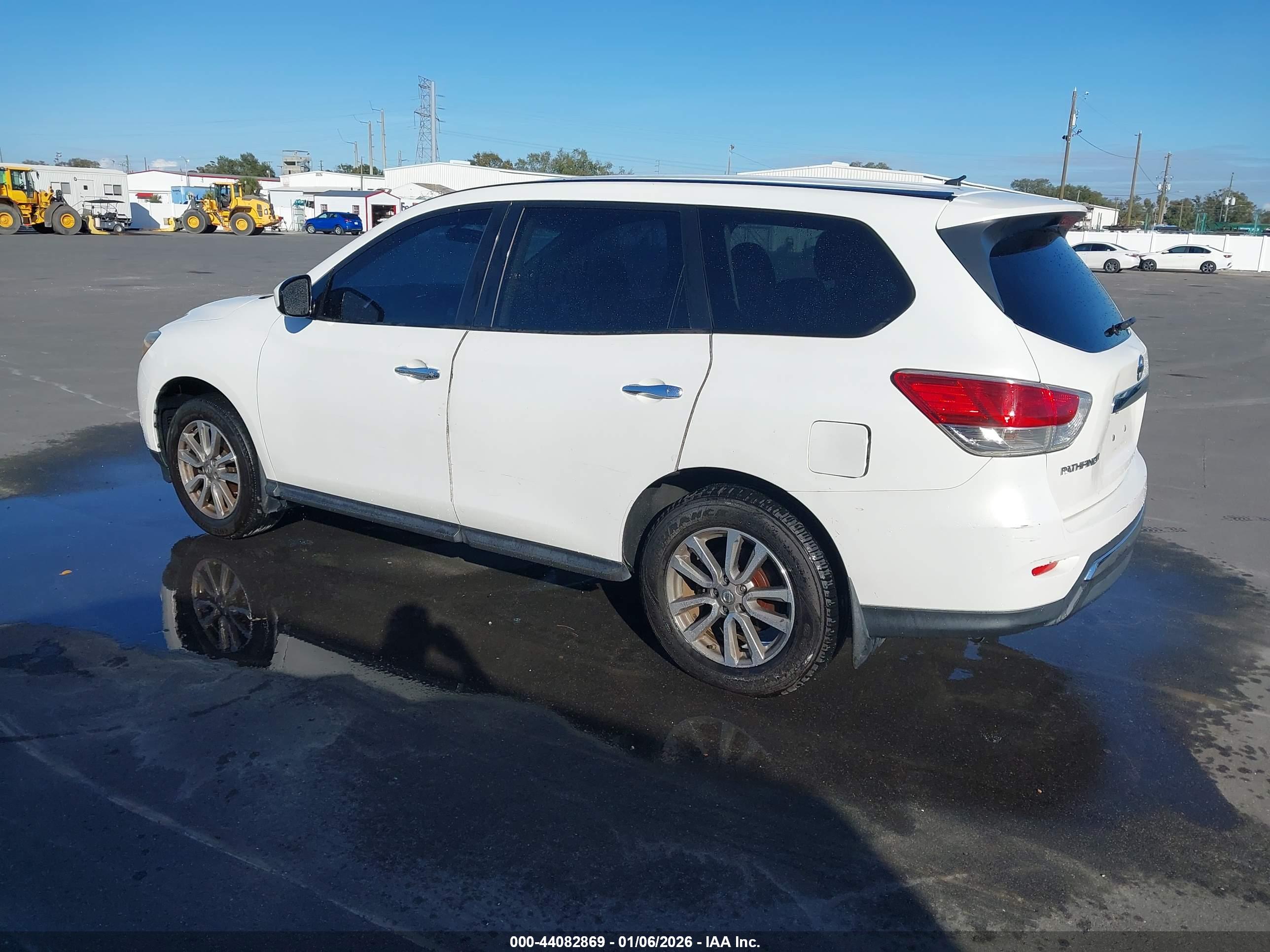 NISSAN PATHFINDER image 3