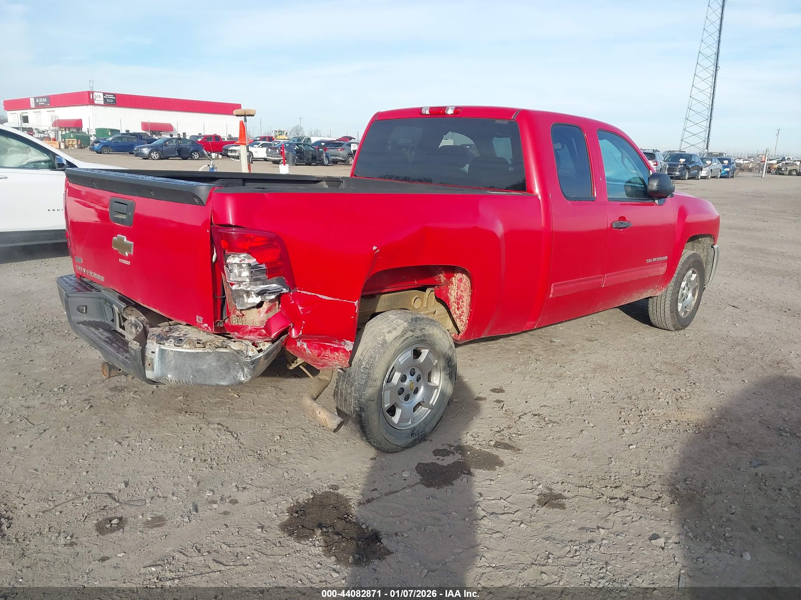 CHEVROLET SILVERADO image 4