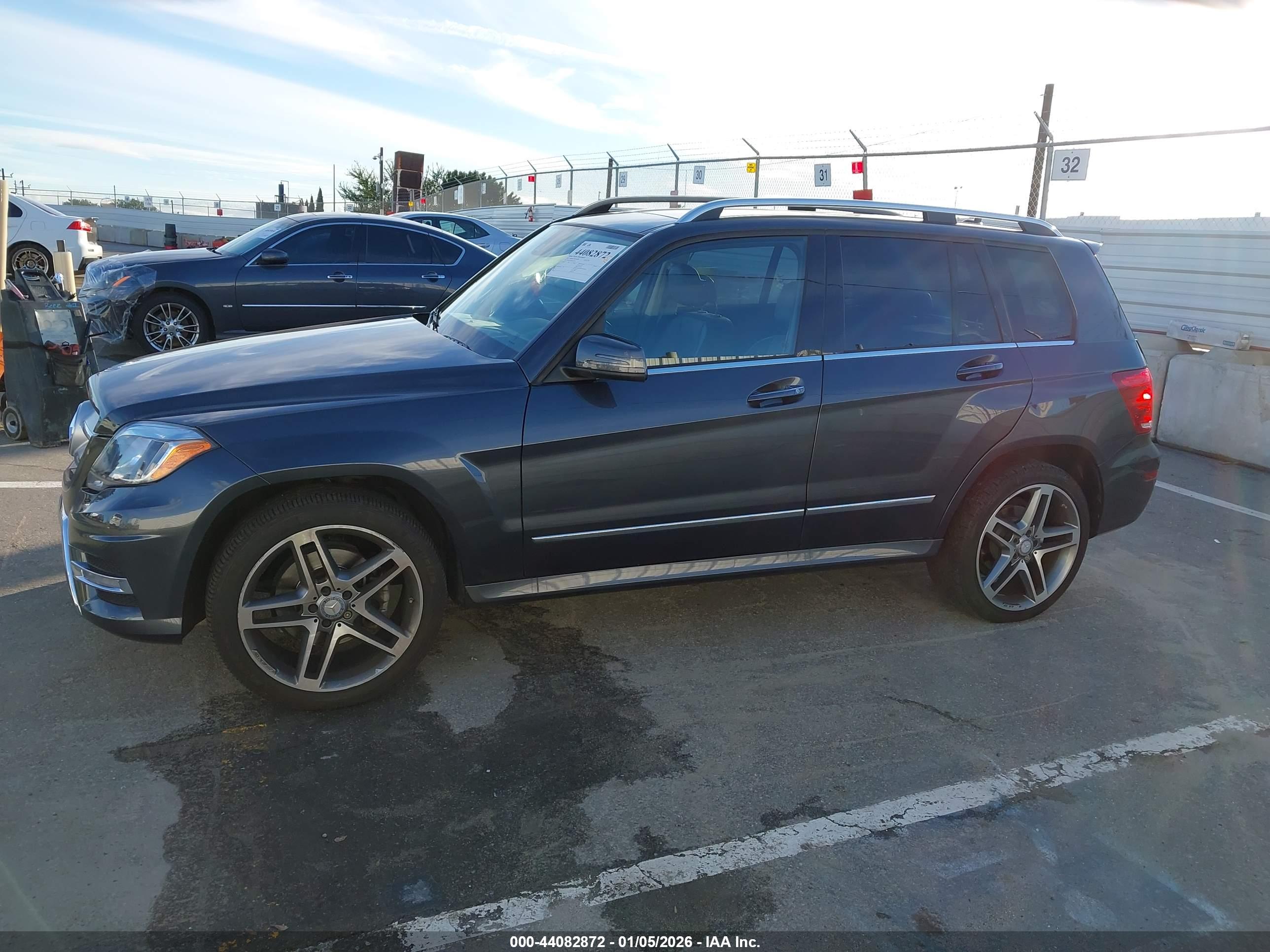MERCEDES-BENZ GLK image 2