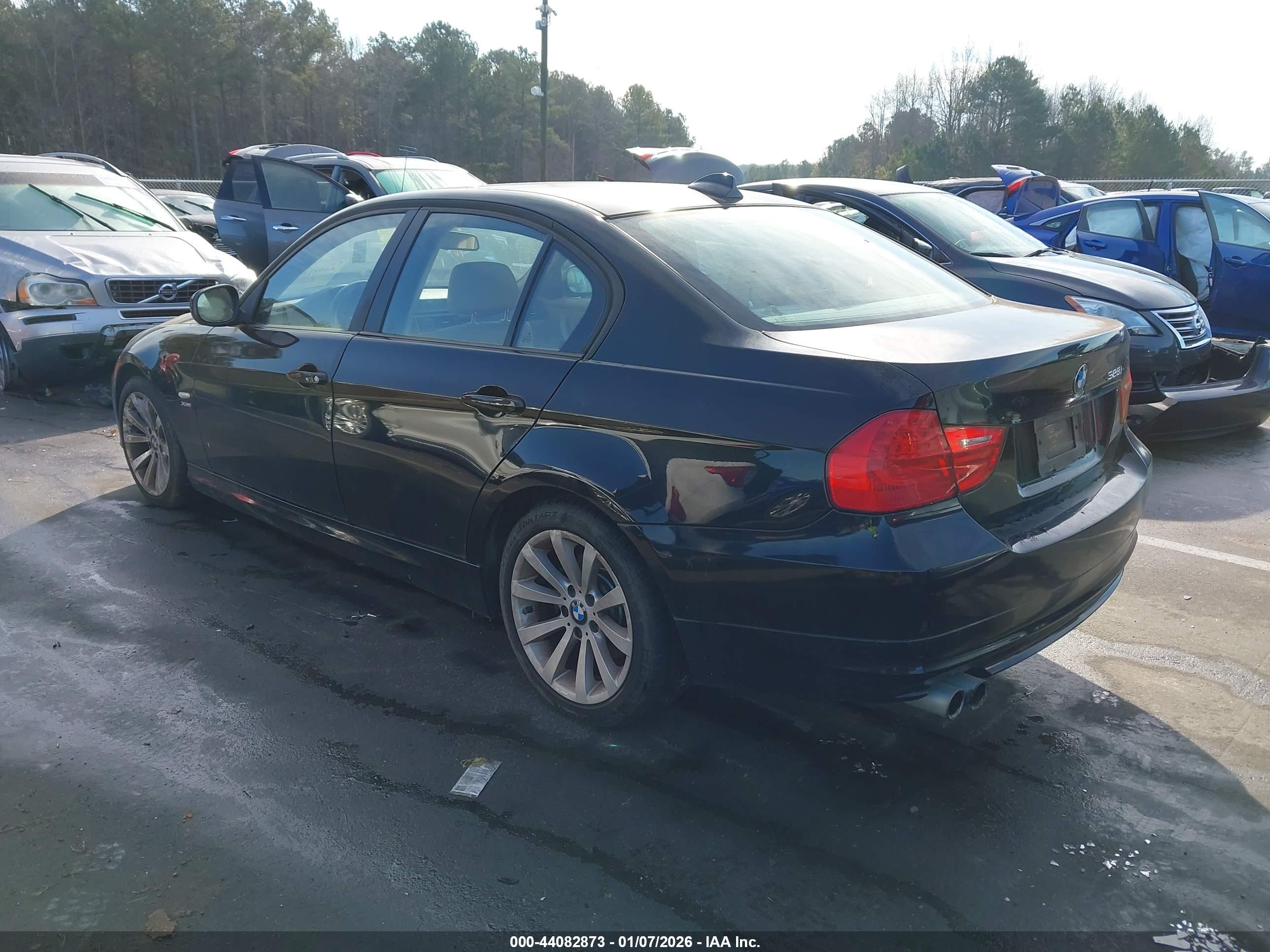BMW 328I image 3