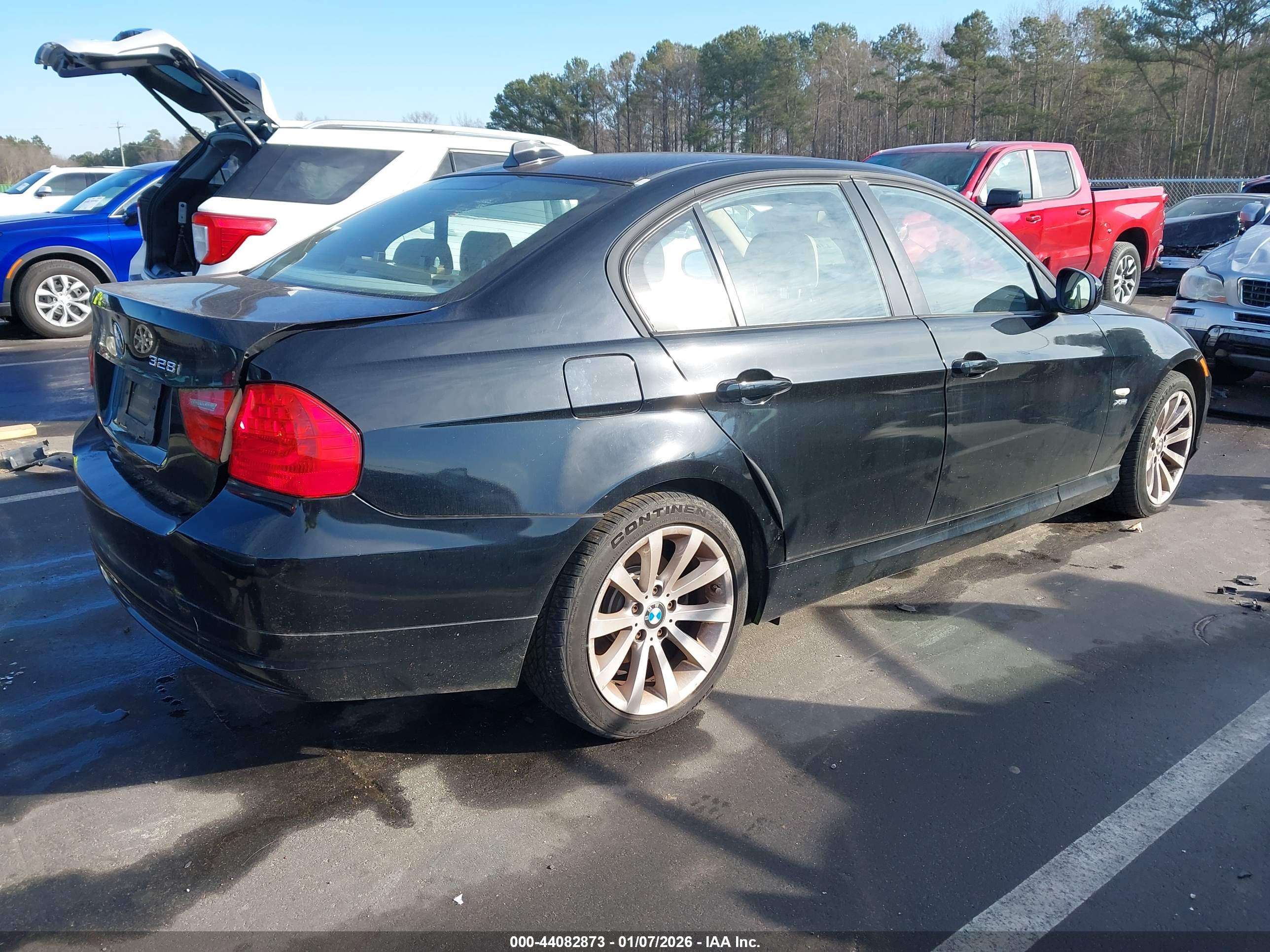 BMW 328I image 4