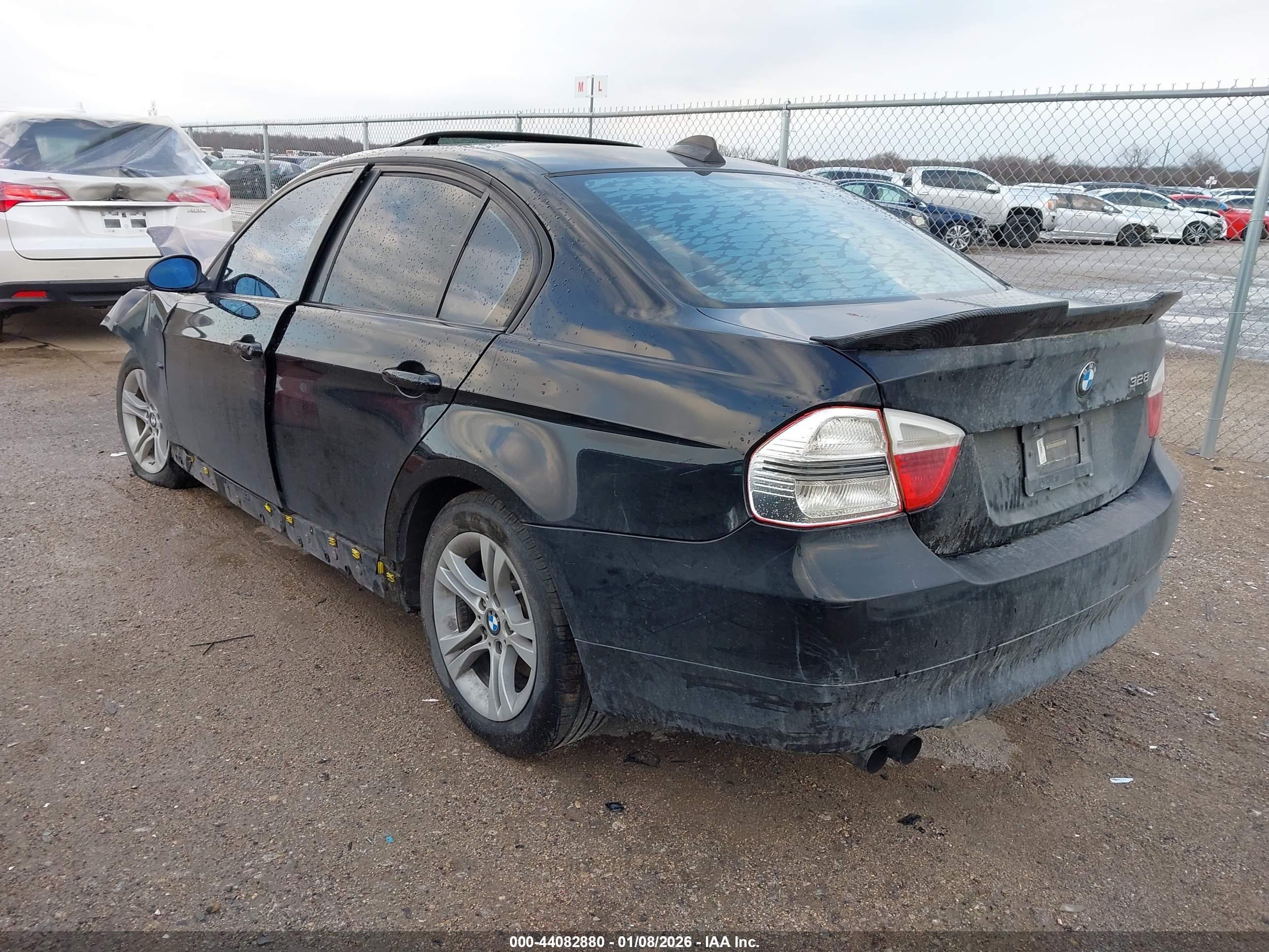 BMW 328I image 3