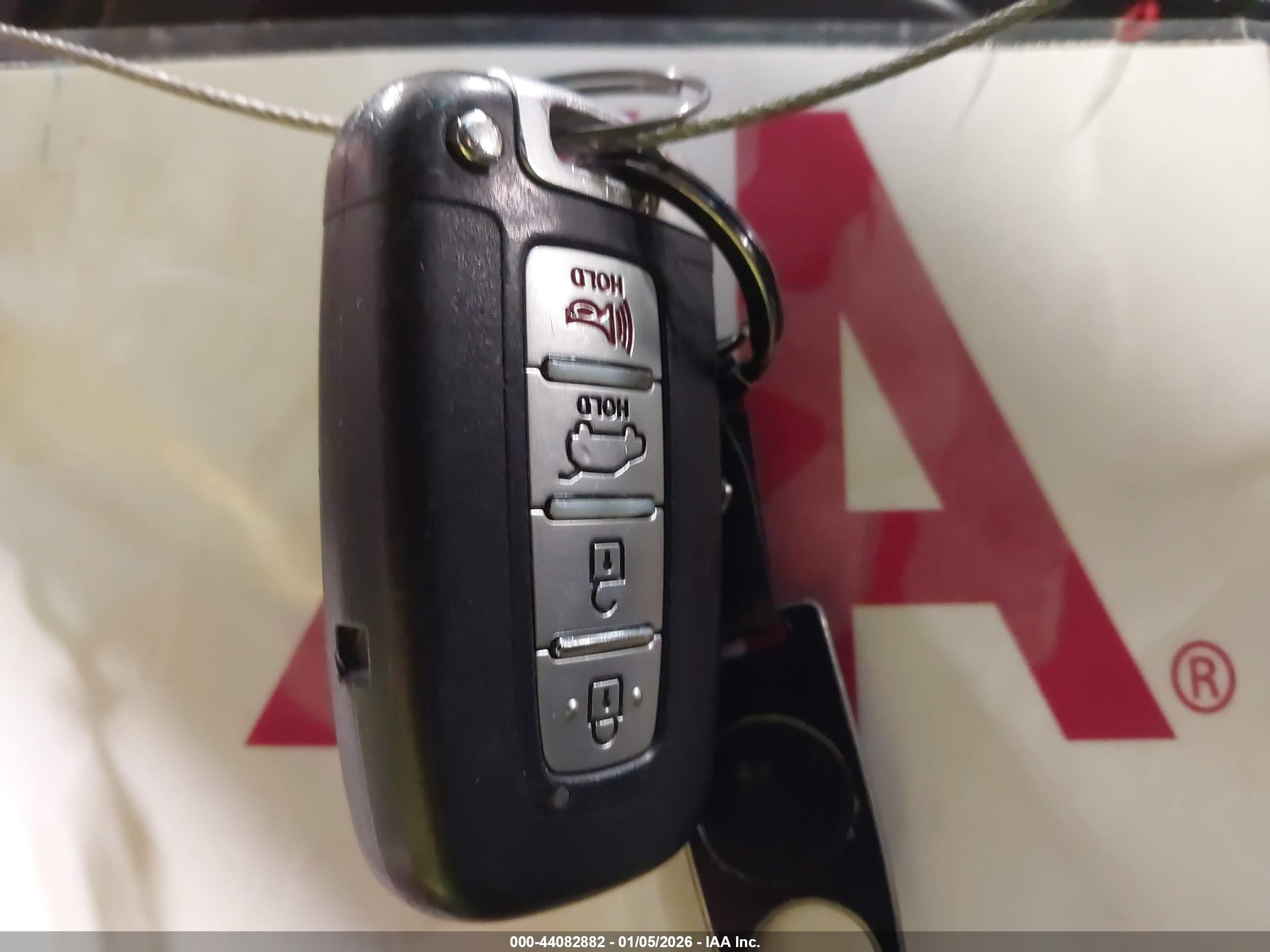 HYUNDAI VELOSTER image 11