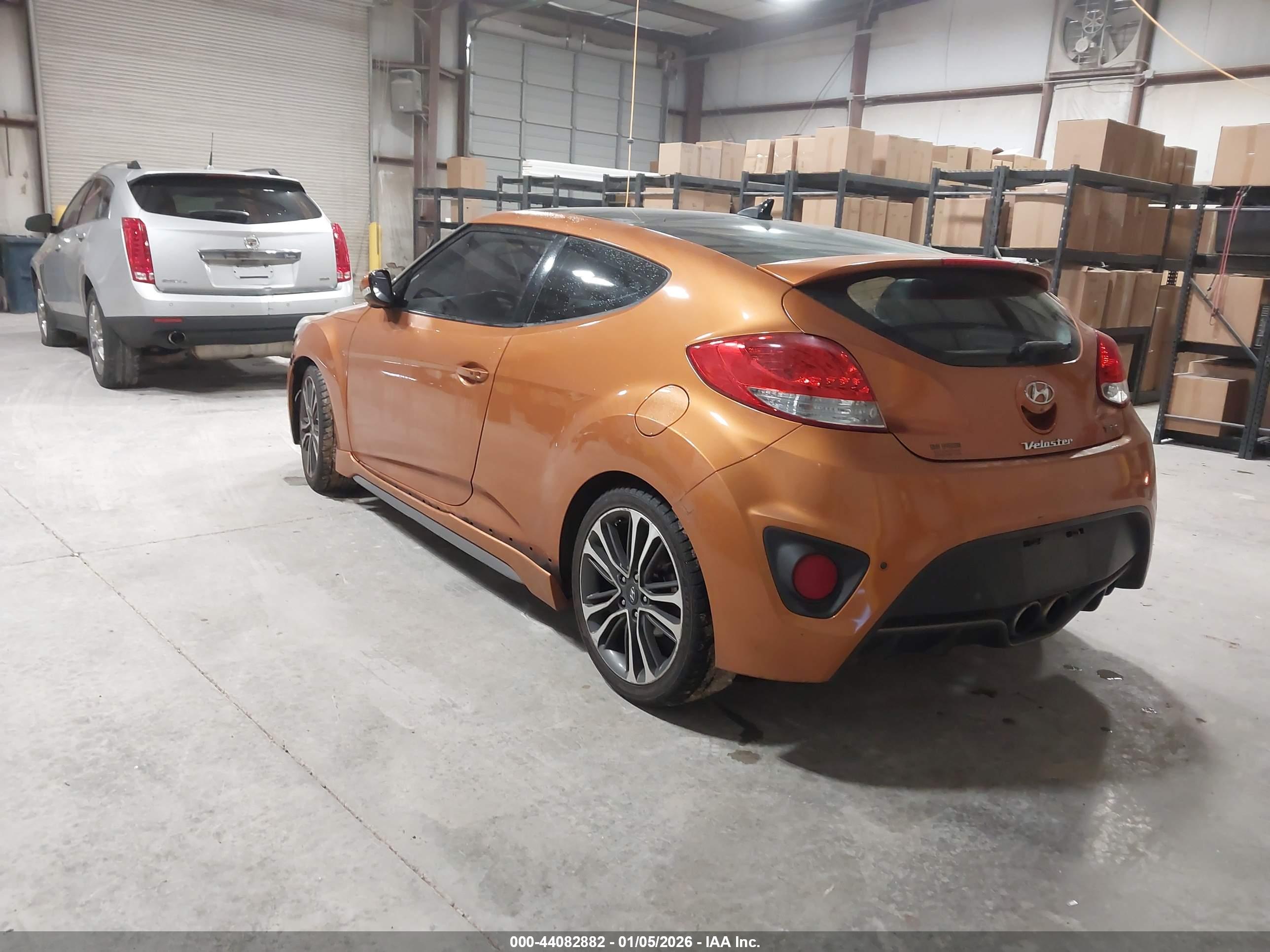 HYUNDAI VELOSTER image 3