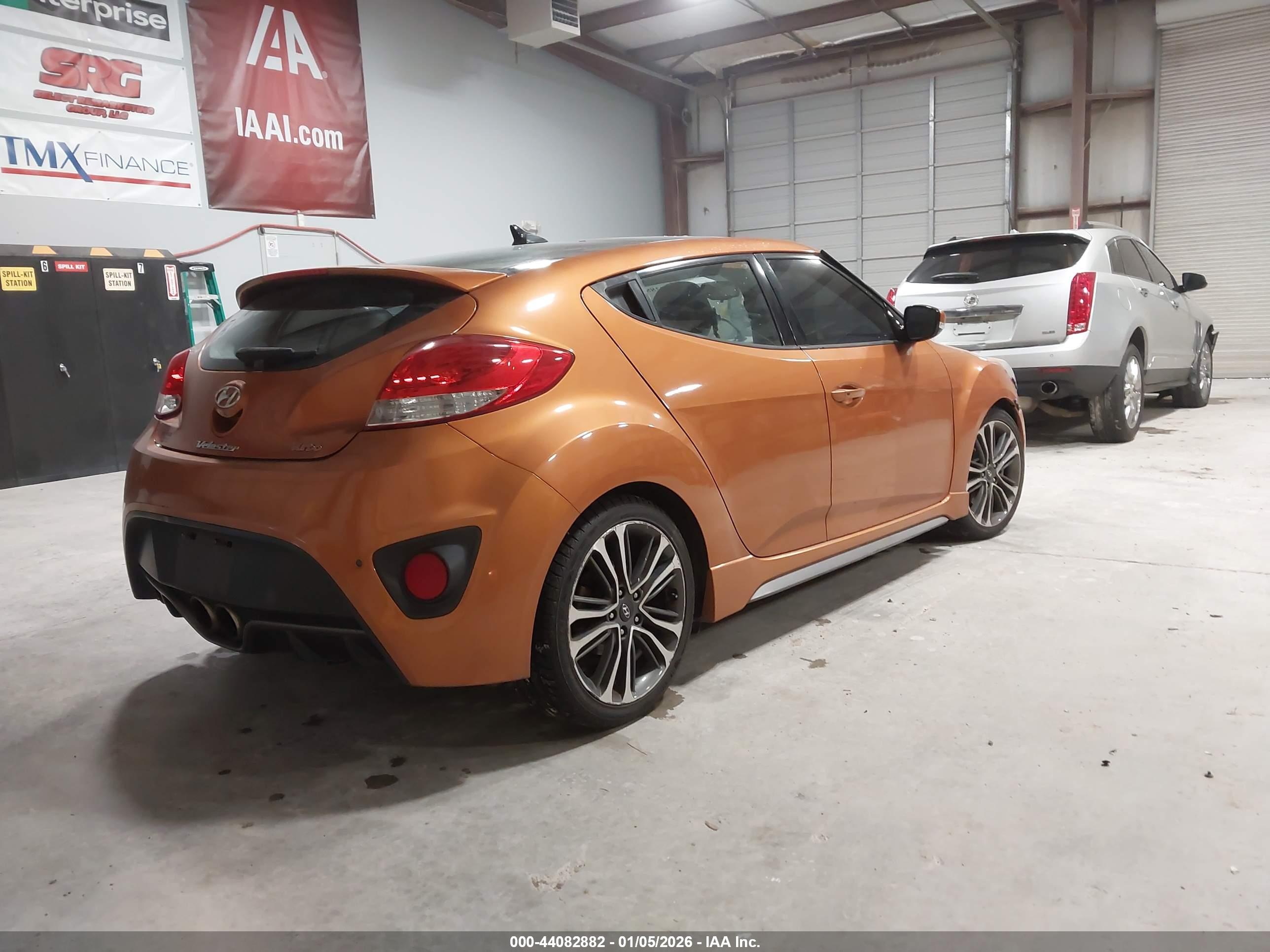 HYUNDAI VELOSTER image 4