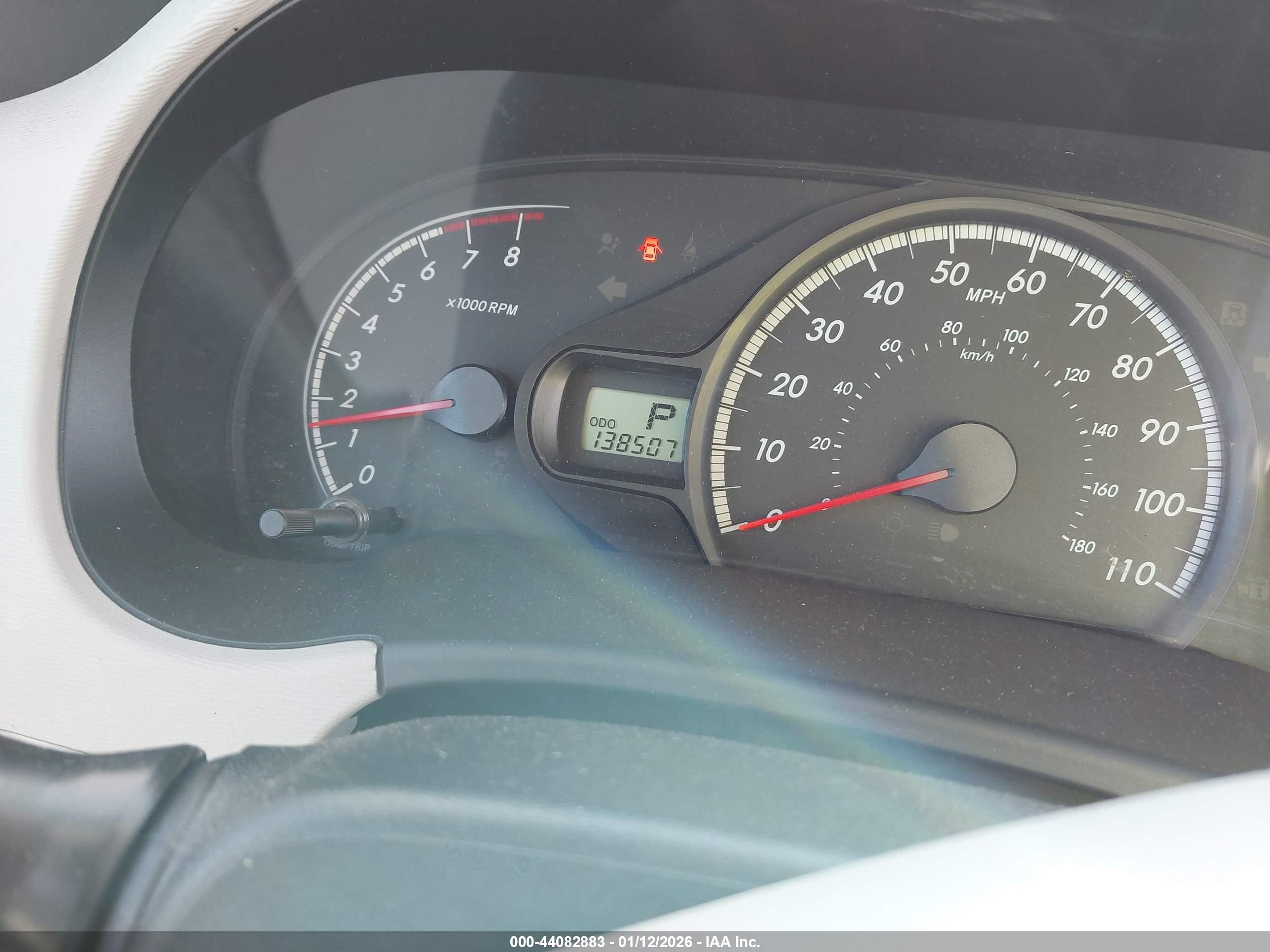TOYOTA SIENNA image 7