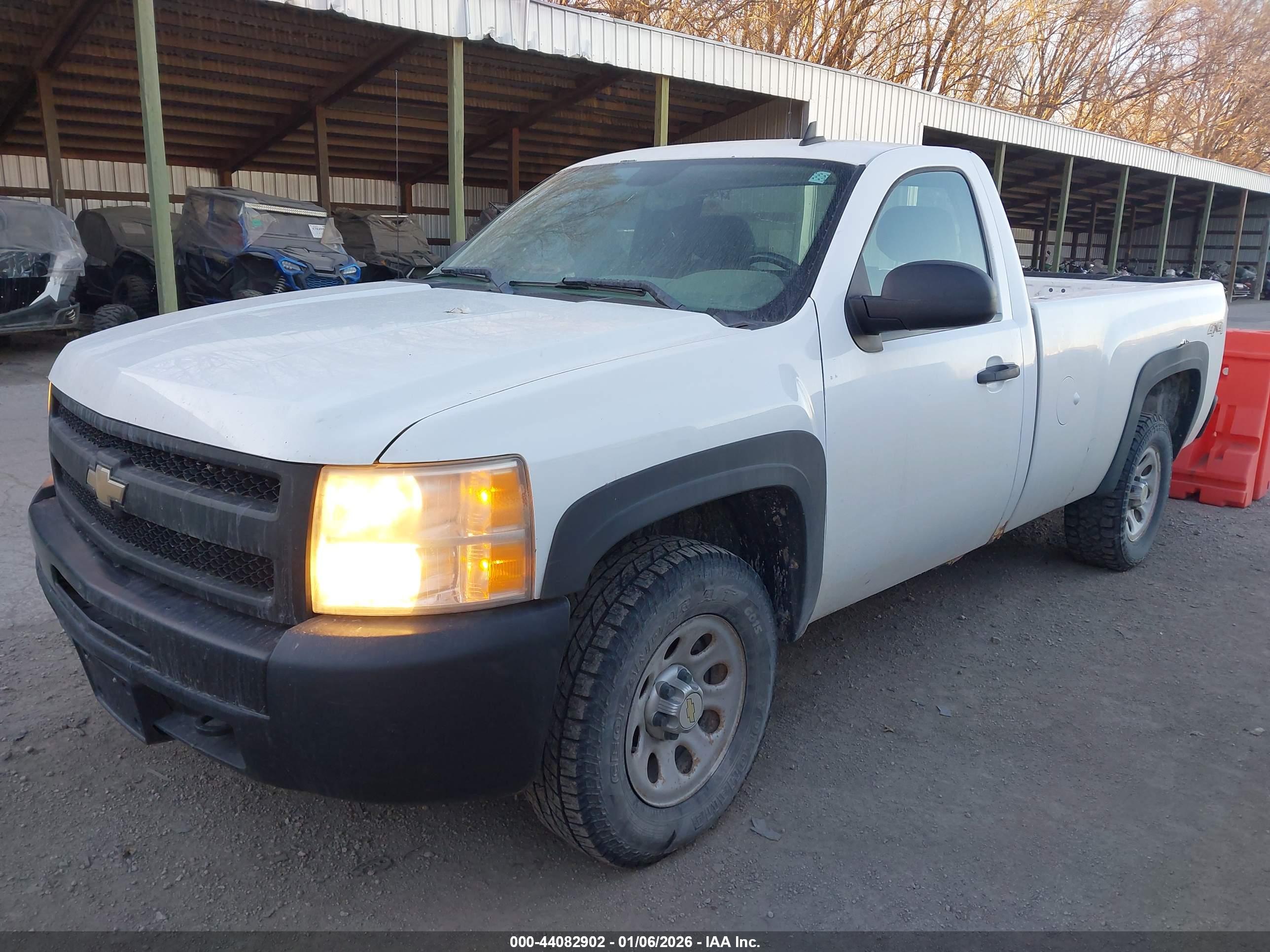 CHEVROLET SILVERADO image 2