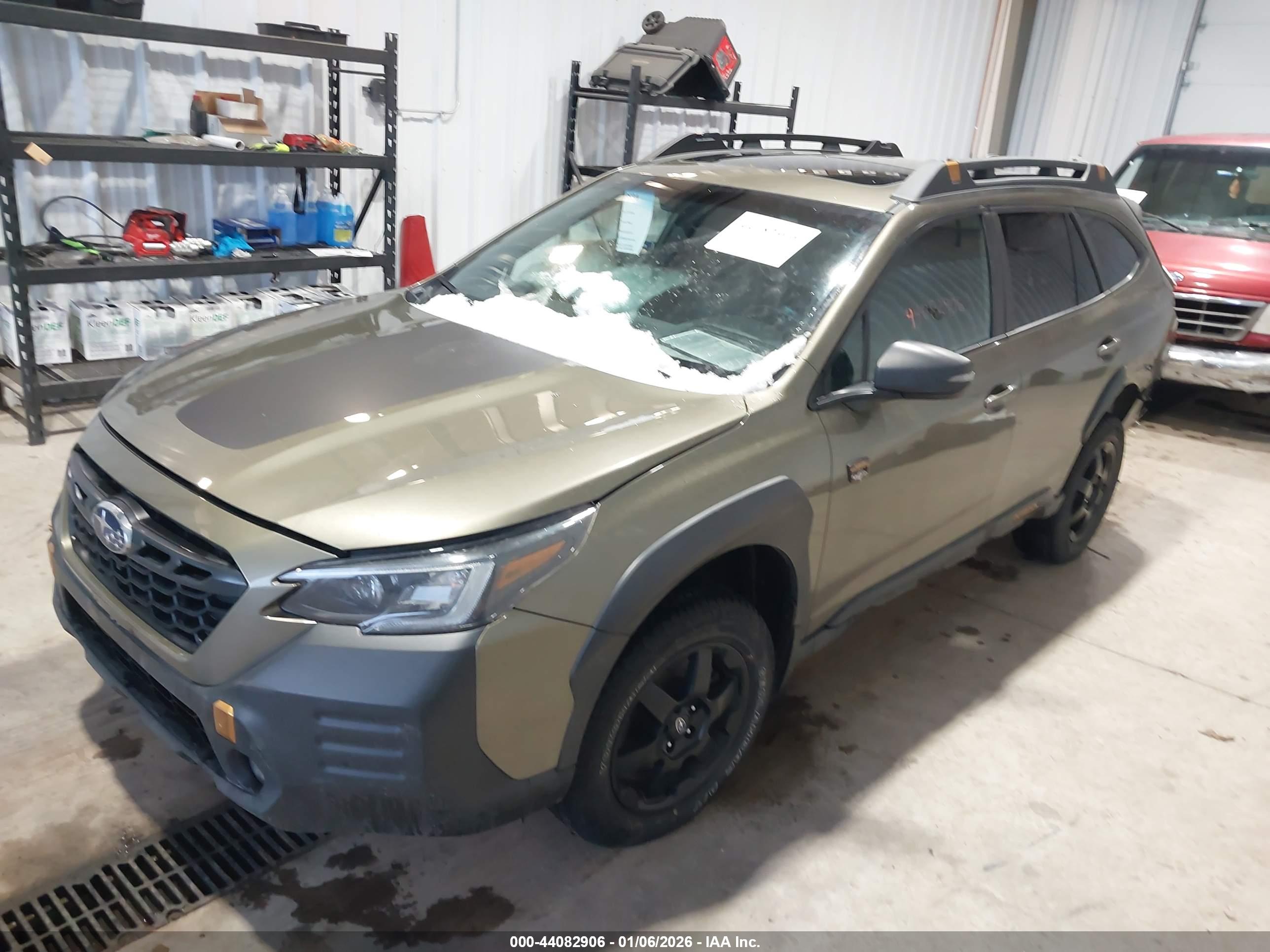 SUBARU OUTBACK image 2
