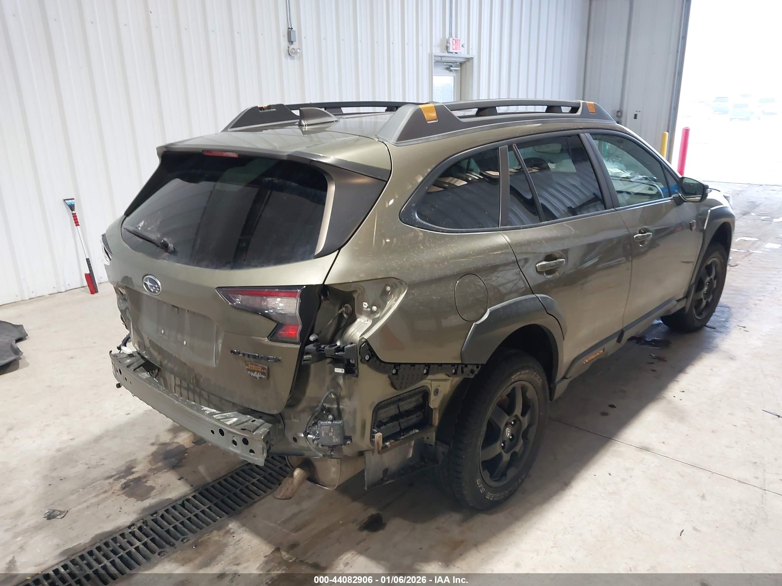 SUBARU OUTBACK image 4