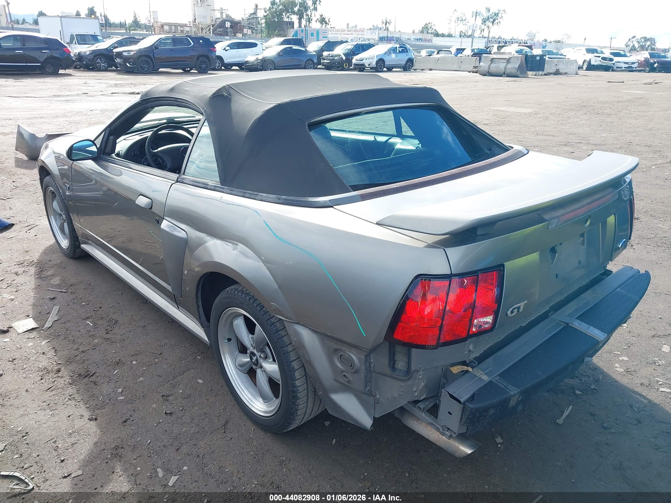 FORD MUSTANG image 3