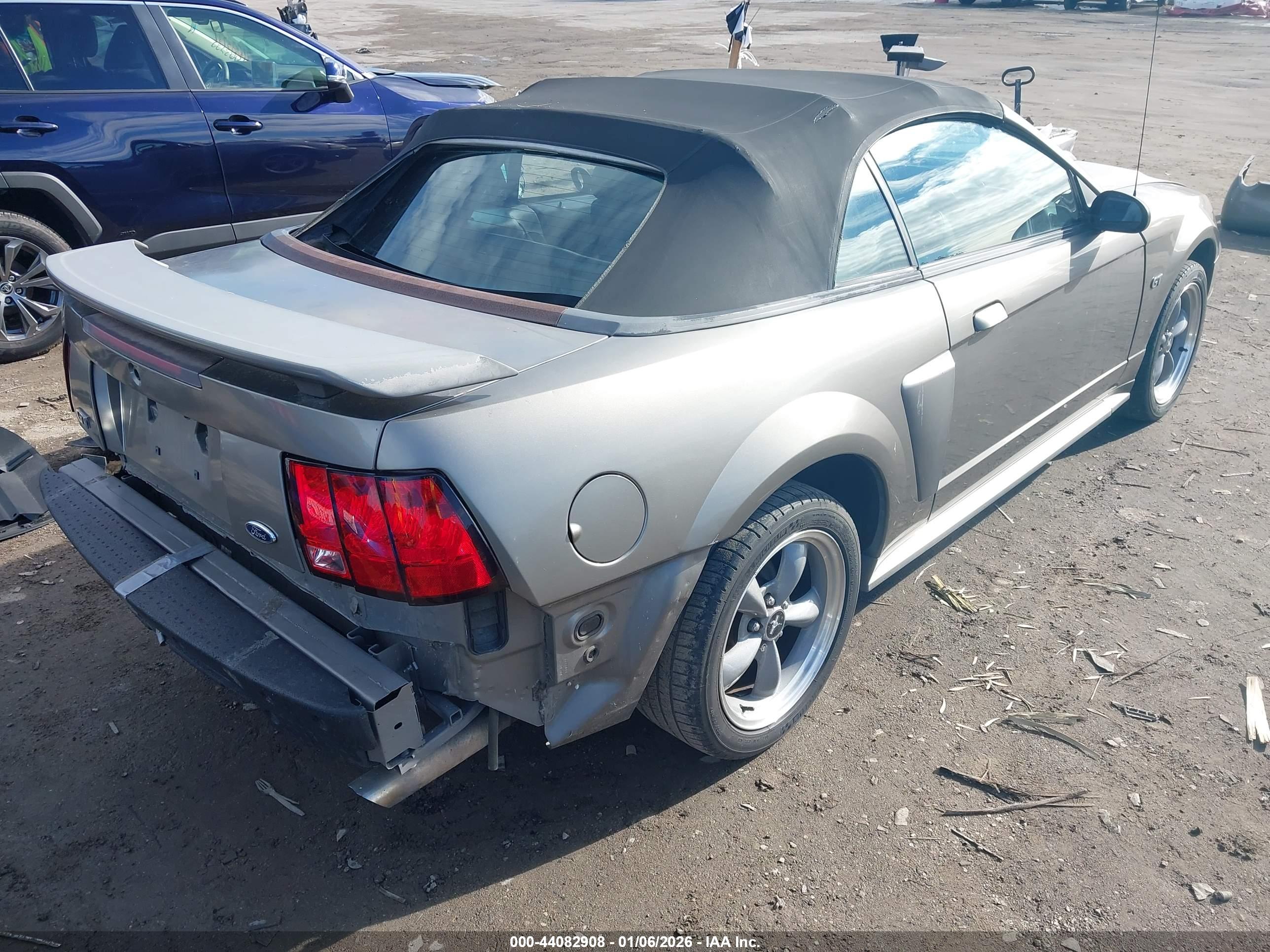FORD MUSTANG image 4