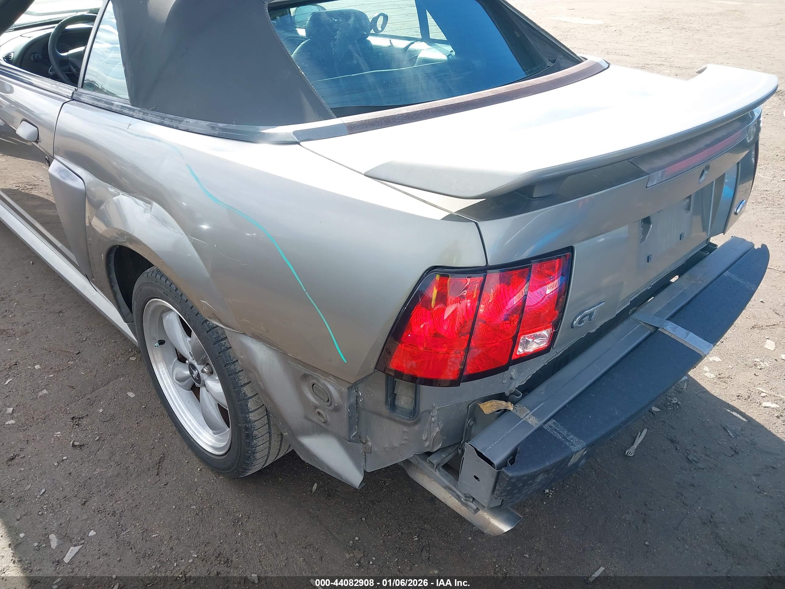 FORD MUSTANG image 6
