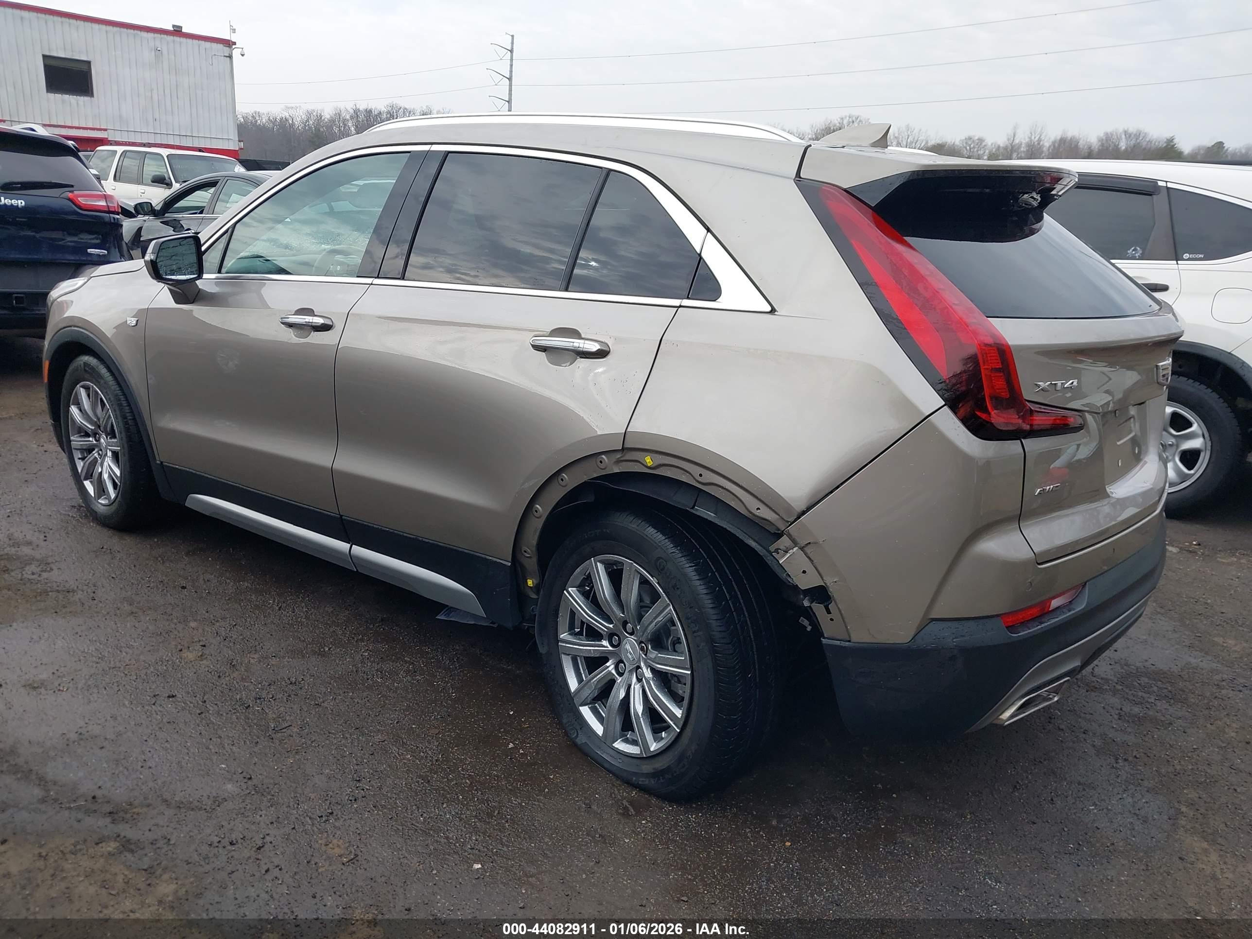 CADILLAC XT4 image 3