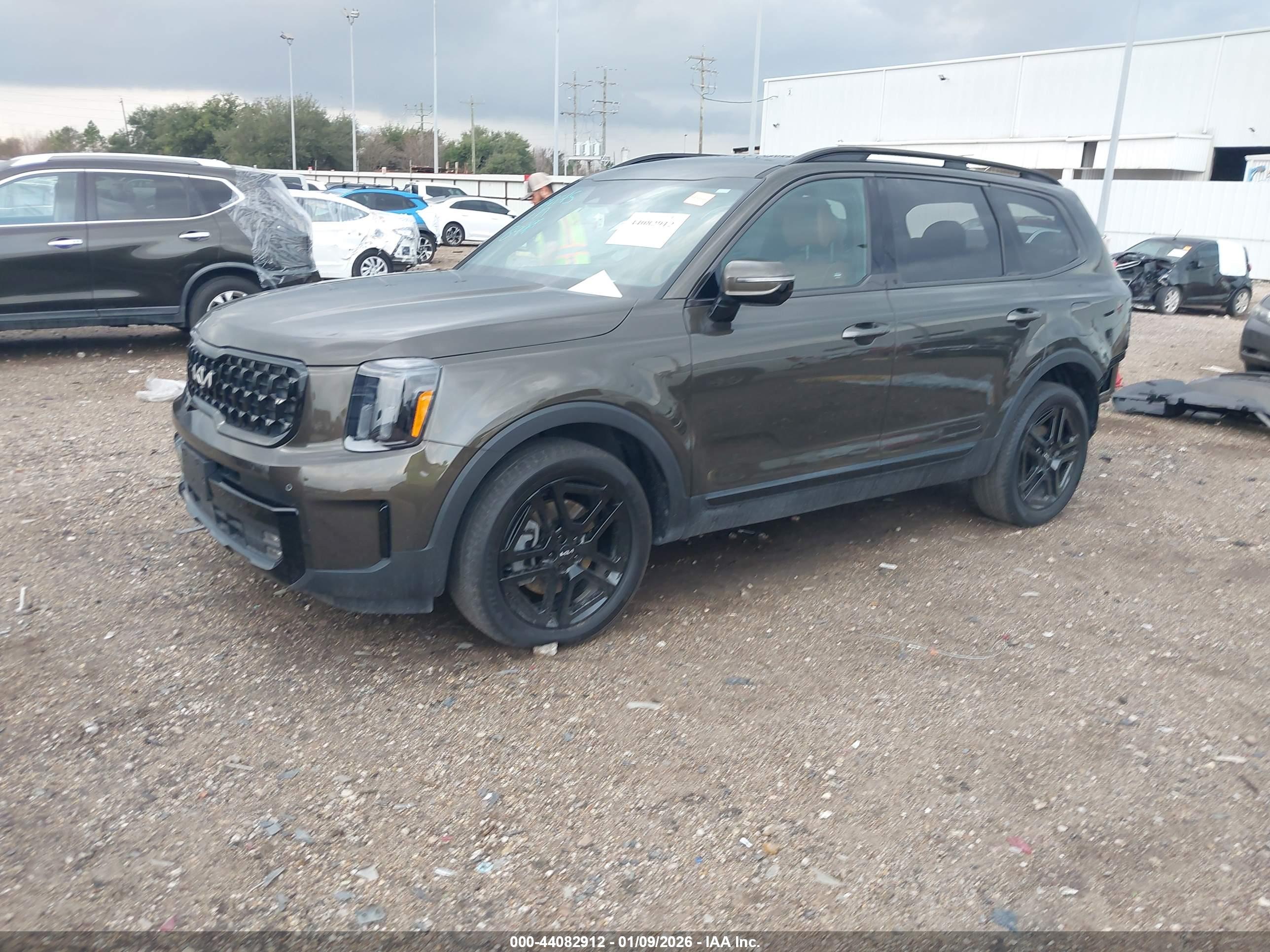 KIA TELLURIDE image 2